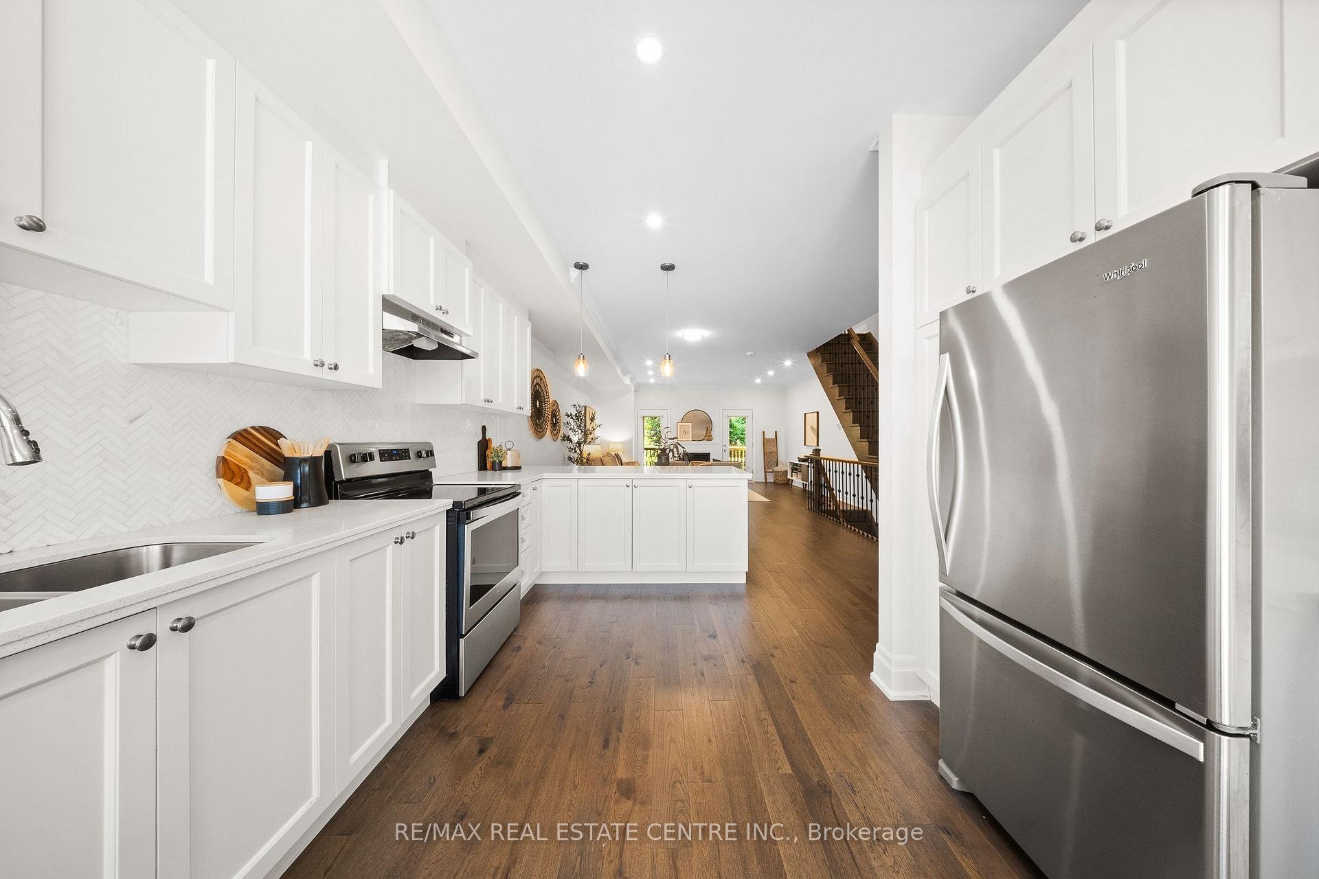 Photo 10 of Unit 7, 111 Wilson Street E, Hamilton, Ancaster — HOMEH