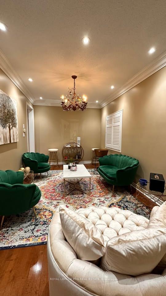 Photo 3 of Unit Upper Floor, 33 Crystal Glen Crescent, Brampton, Credit Valley — HOMEH