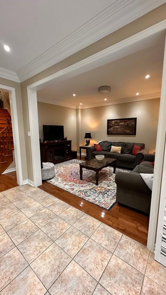 Photo 9 of Unit Upper Floor, 33 Crystal Glen Crescent, Brampton, Credit Valley — HOMEH