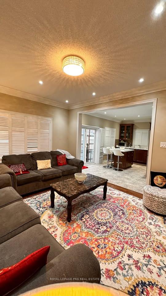 Photo 7 of Unit Upper Floor, 33 Crystal Glen Crescent, Brampton, Credit Valley — HOMEH