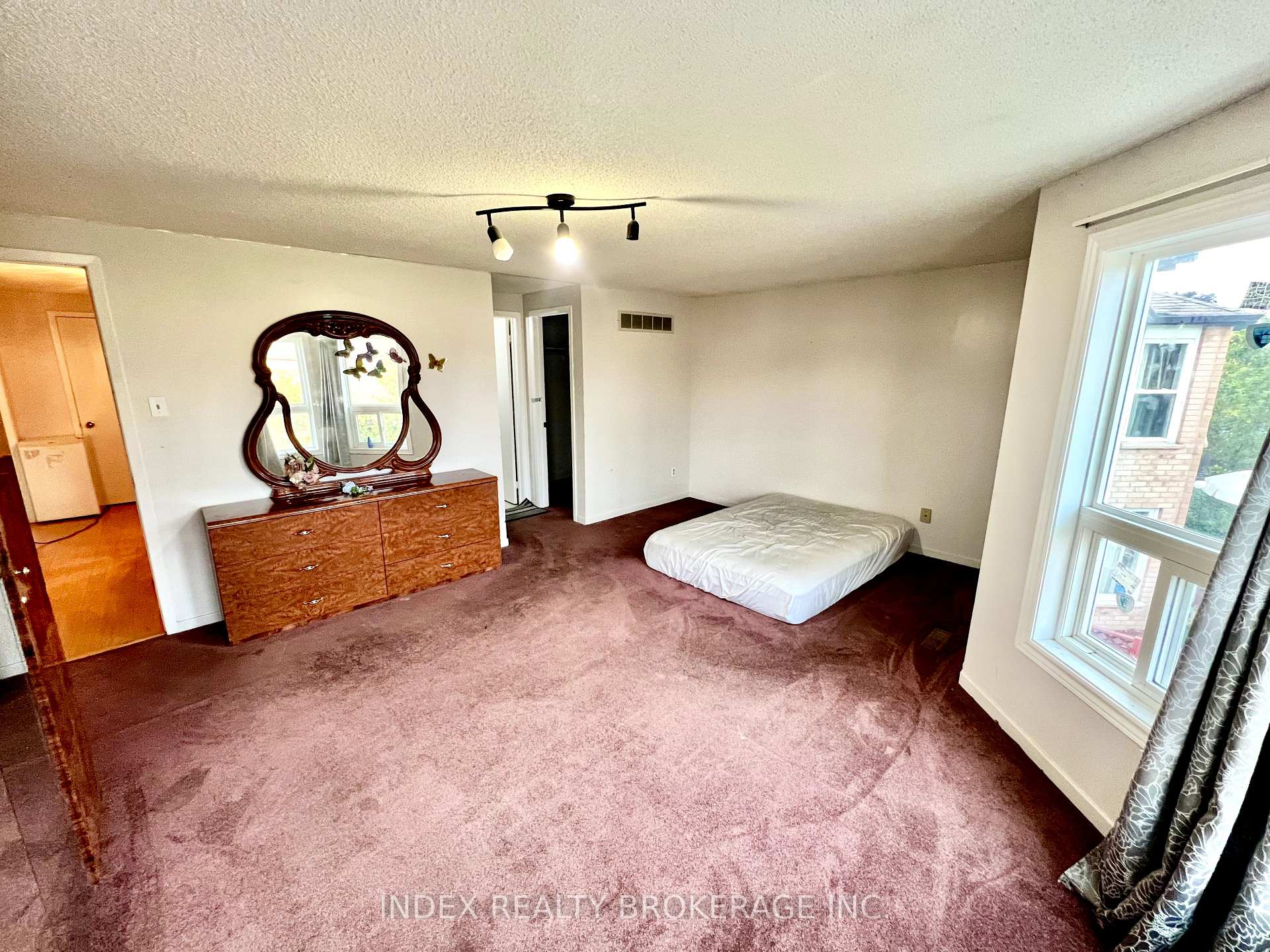 Photo 10 of 98 Torrance Wood, Brampton, Fletcher's West — HOMEH