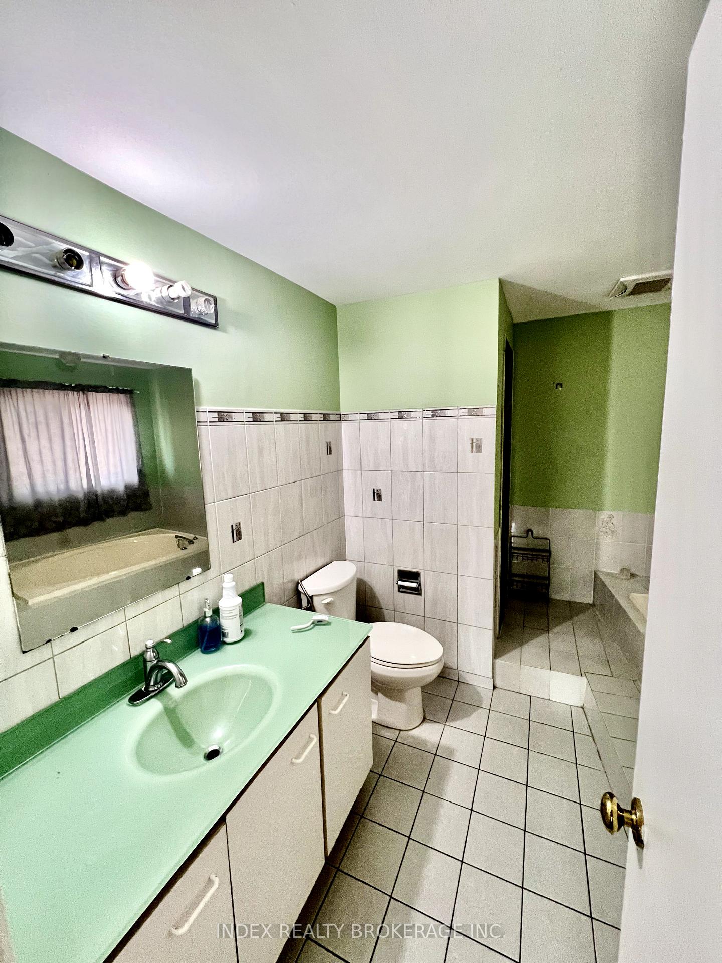 Photo 3 of 98 Torrance Wood, Brampton, Fletcher's West — HOMEH