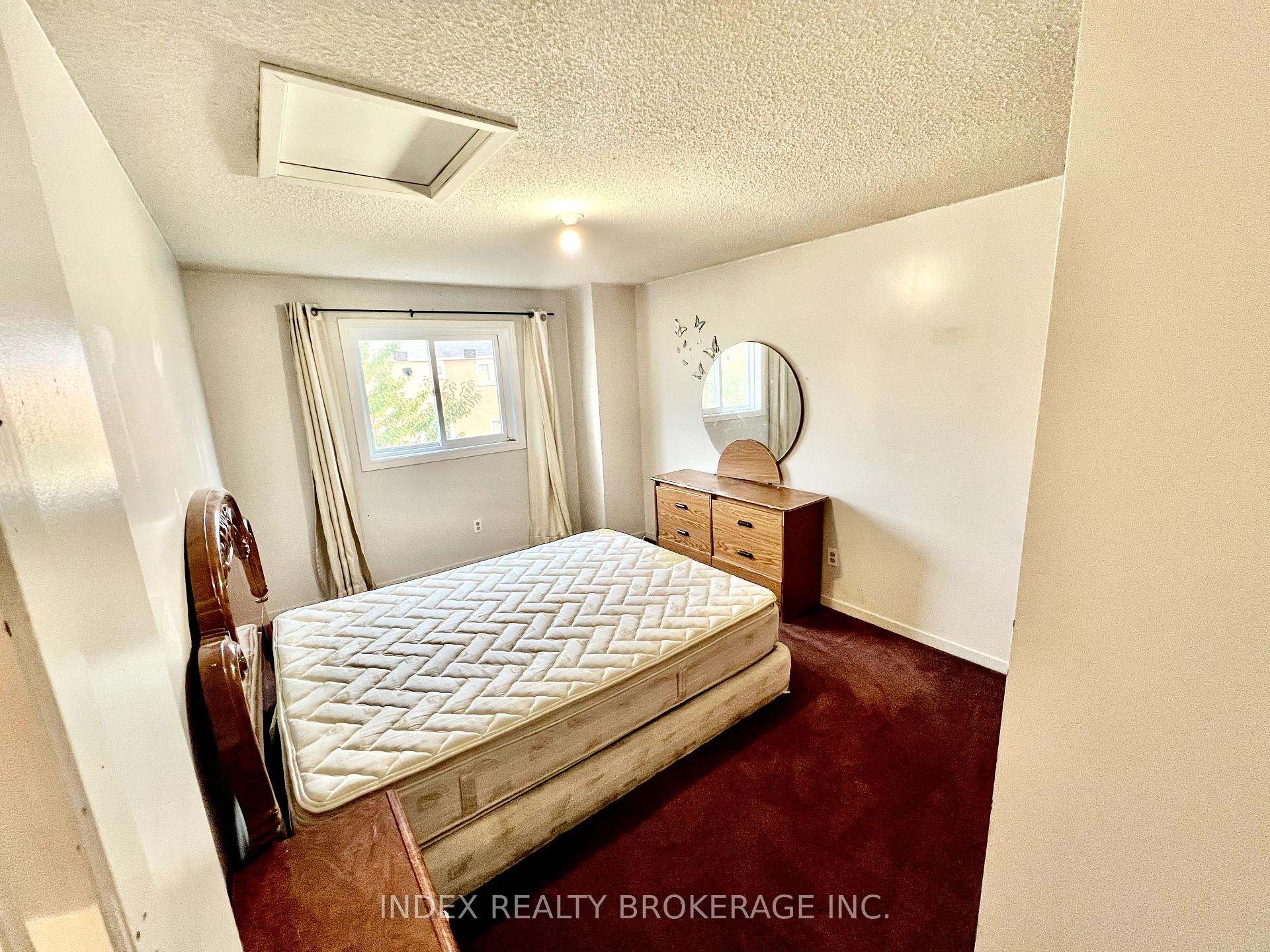 Photo 16 of 98 Torrance Wood, Brampton, Fletcher's West — HOMEH