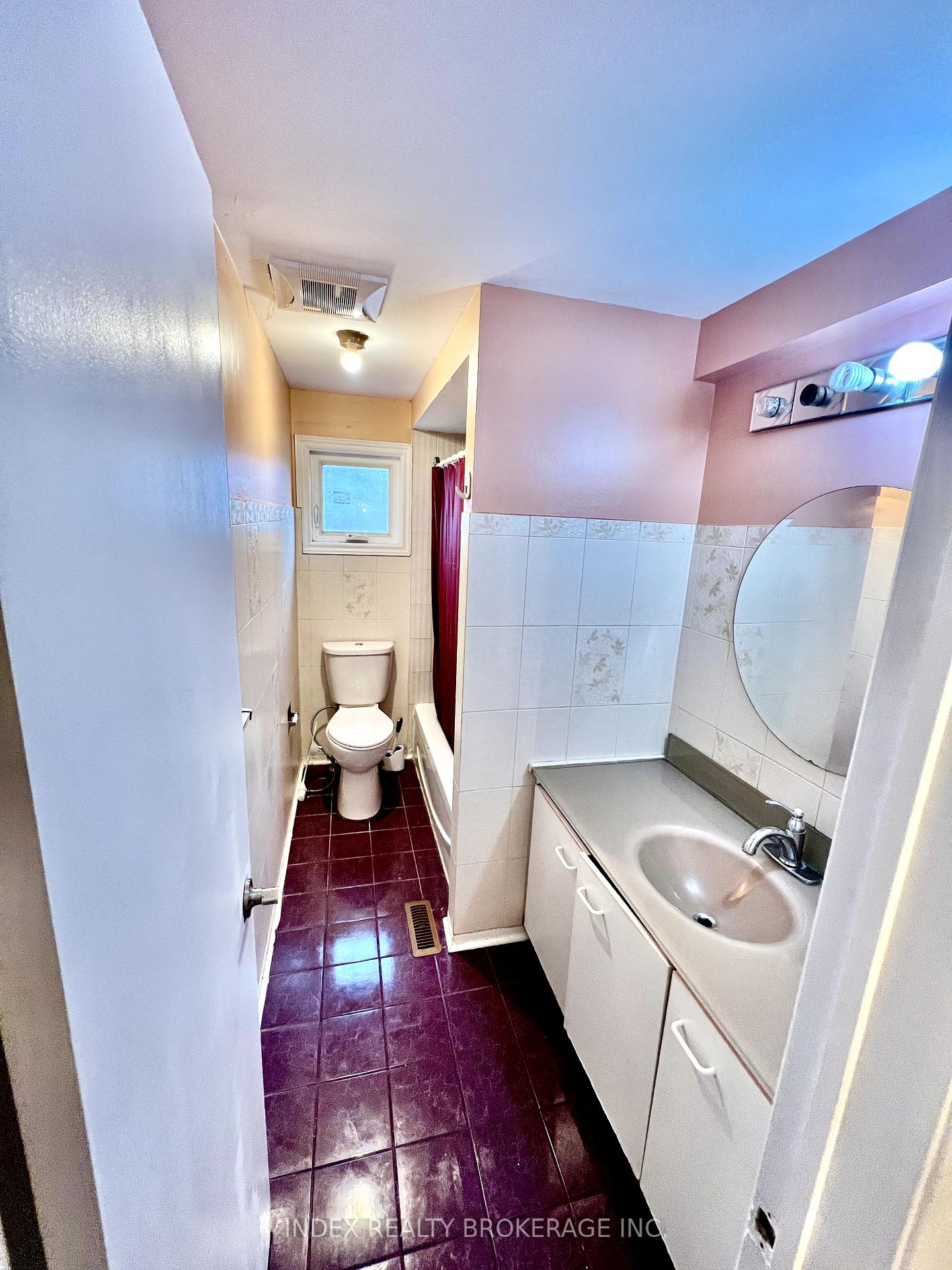 Photo 5 of 98 Torrance Wood, Brampton, Fletcher's West — HOMEH