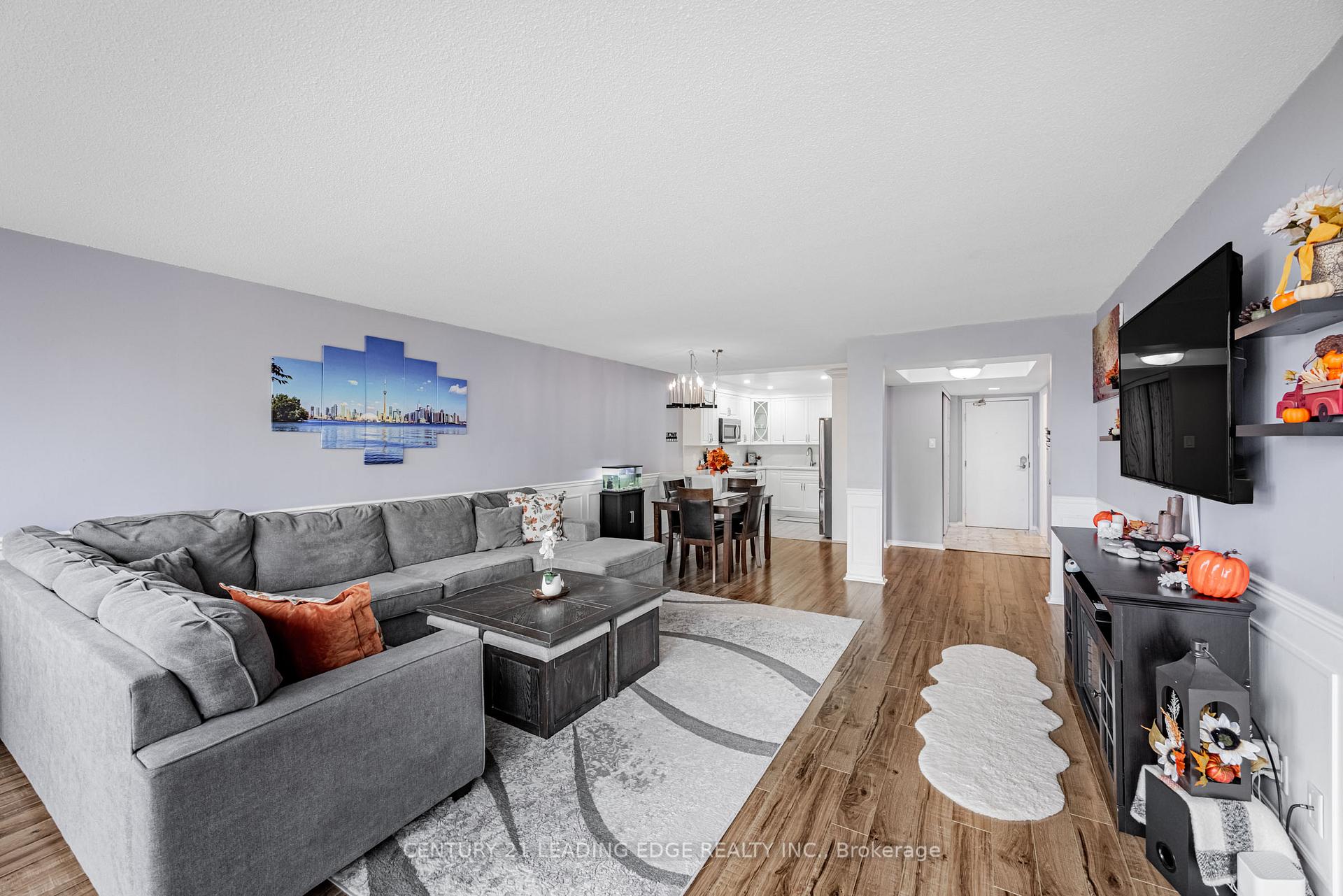 Photo 2 of Unit 401, 310 Mill Street S, Brampton, Brampton South — HOMEH