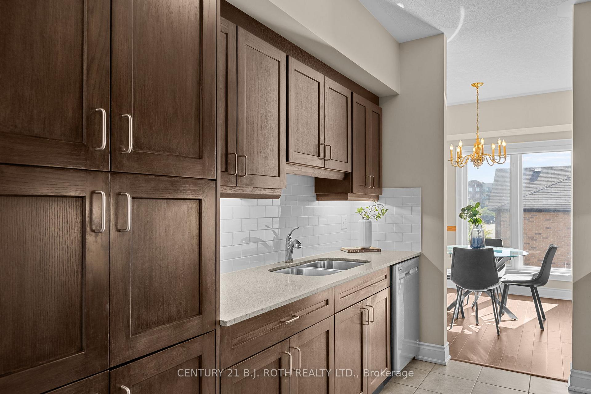 Photo 4 of Unit 218, 720 Yonge Street, Barrie, Painswick South — HOMEH