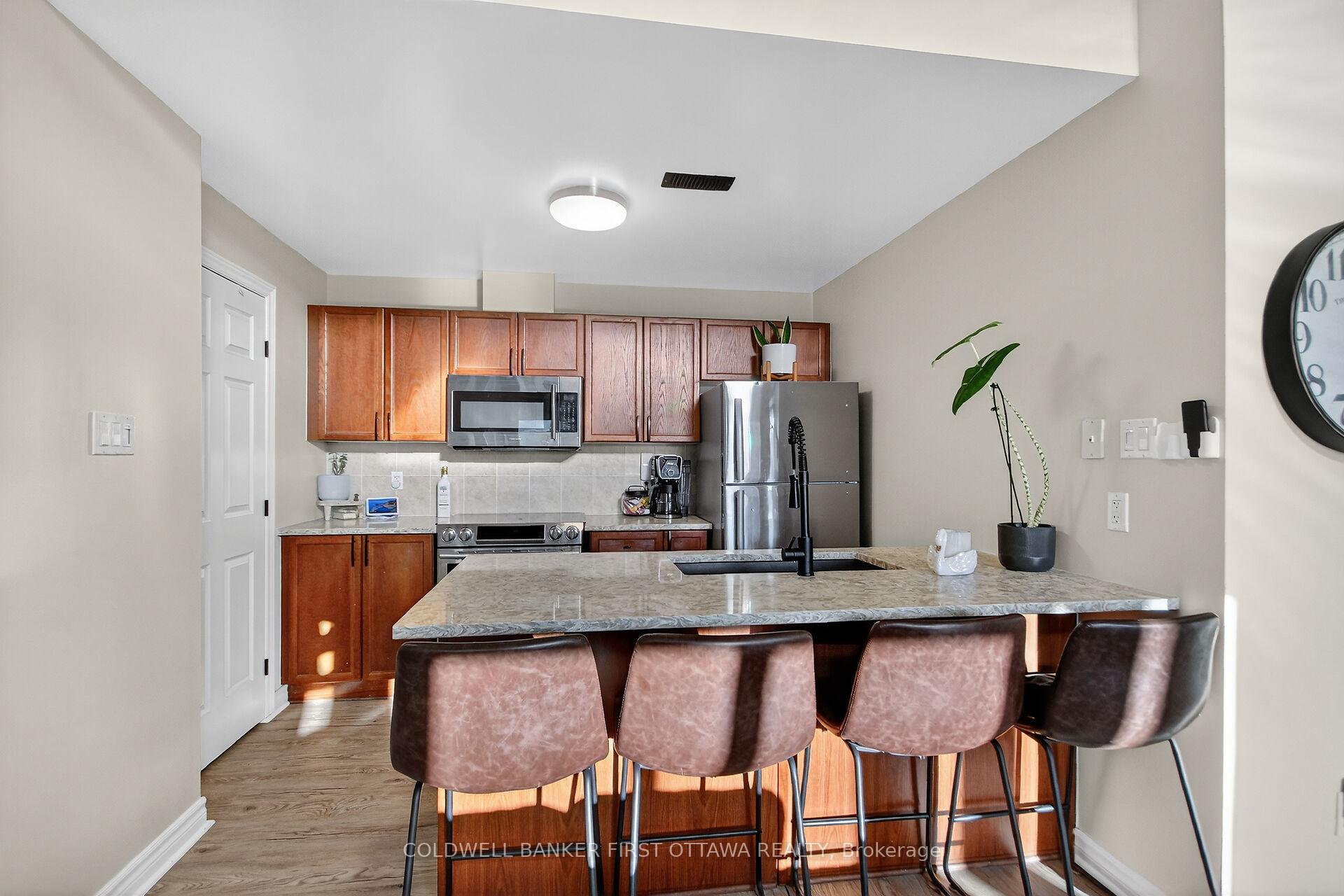 Photo 3 of Unit C, 137 Oldfield Street, Ottawa, Barrhaven East — HOMEH