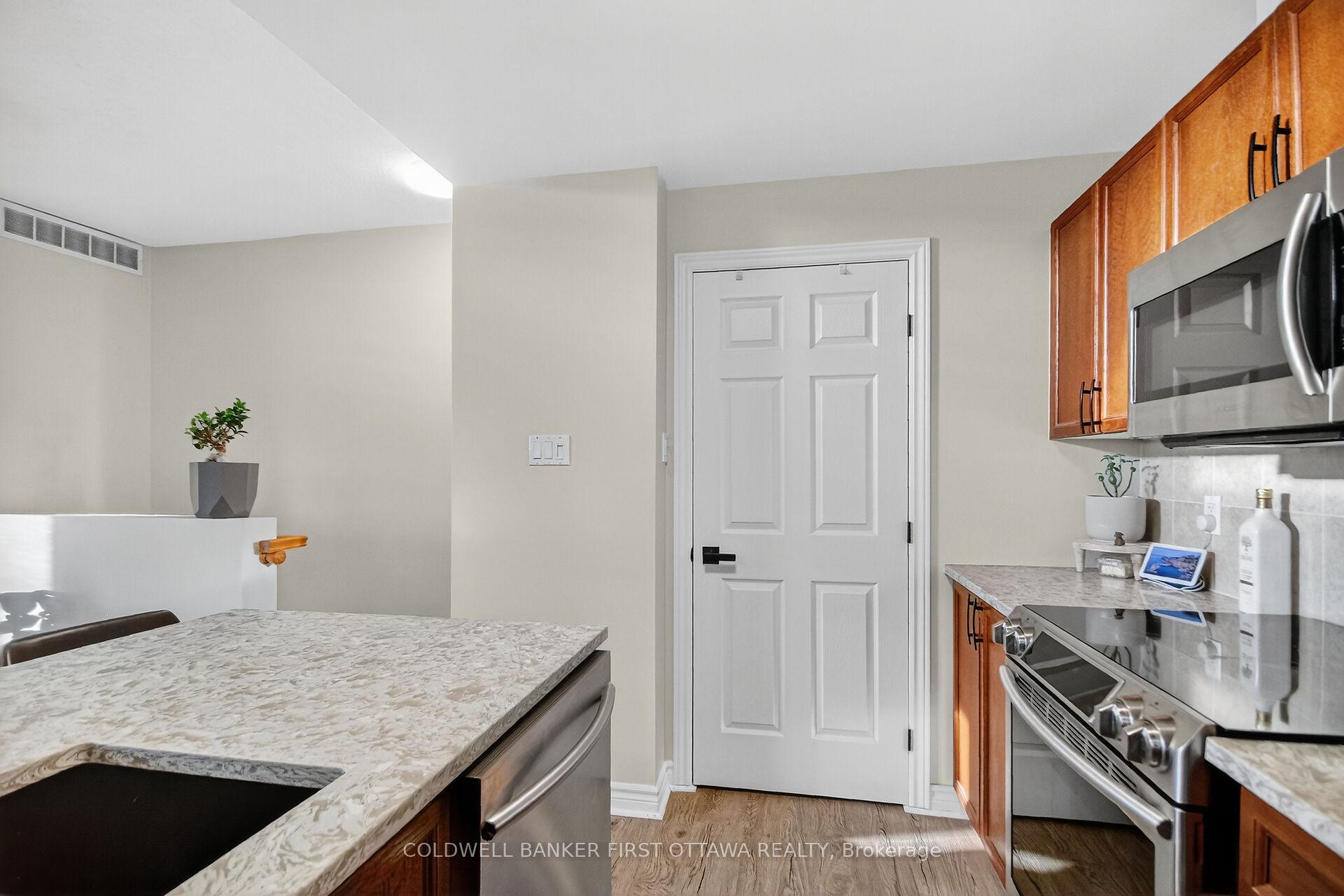Photo 12 of Unit C, 137 Oldfield Street, Ottawa, Barrhaven East — HOMEH