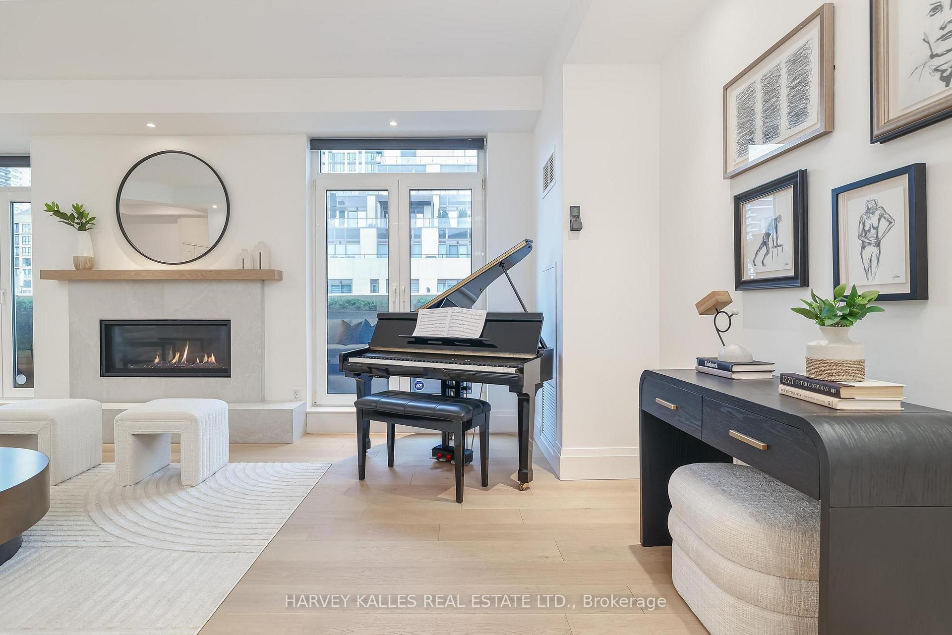 Photo 3 of Unit 804, 1 Balmoral Avenue, Toronto, Yonge-St. Clair — HOMEH