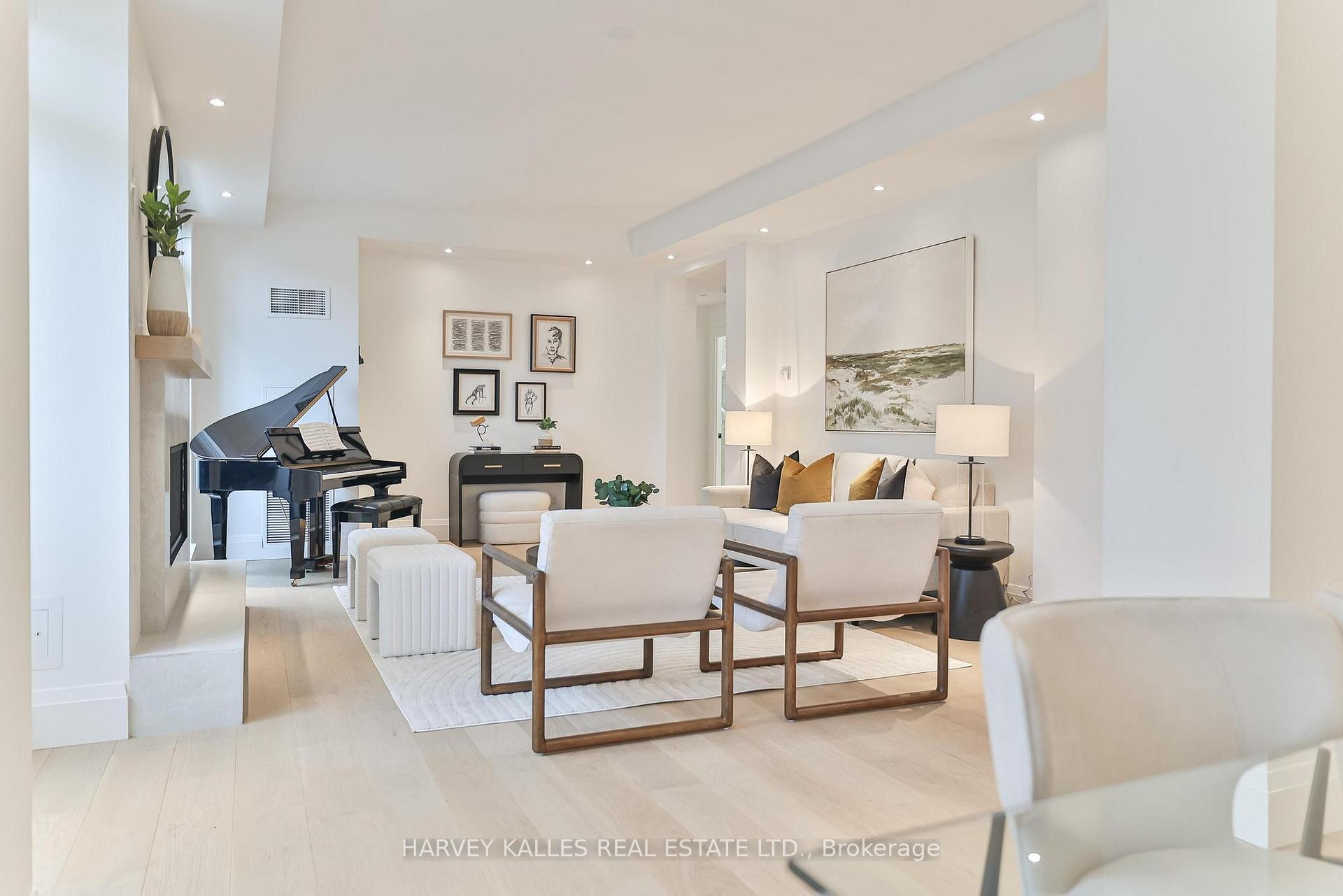 Photo 2 of Unit 804, 1 Balmoral Avenue, Toronto, Yonge-St. Clair — HOMEH