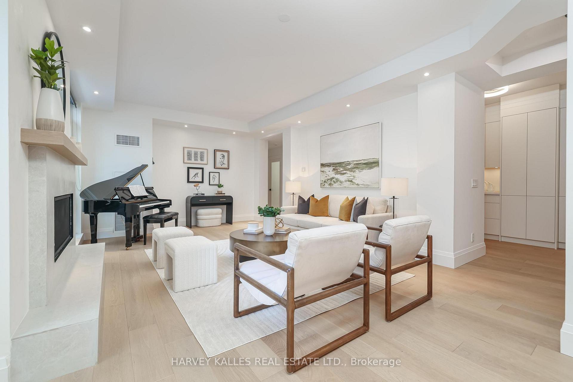 Photo 6 of Unit 804, 1 Balmoral Avenue, Toronto, Yonge-St. Clair — HOMEH