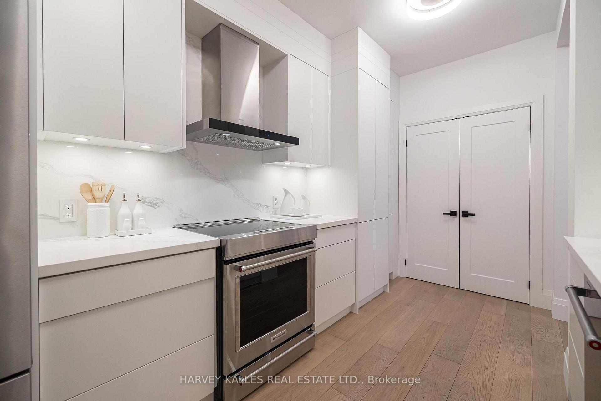 Photo 11 of Unit 804, 1 Balmoral Avenue, Toronto, Yonge-St. Clair — HOMEH