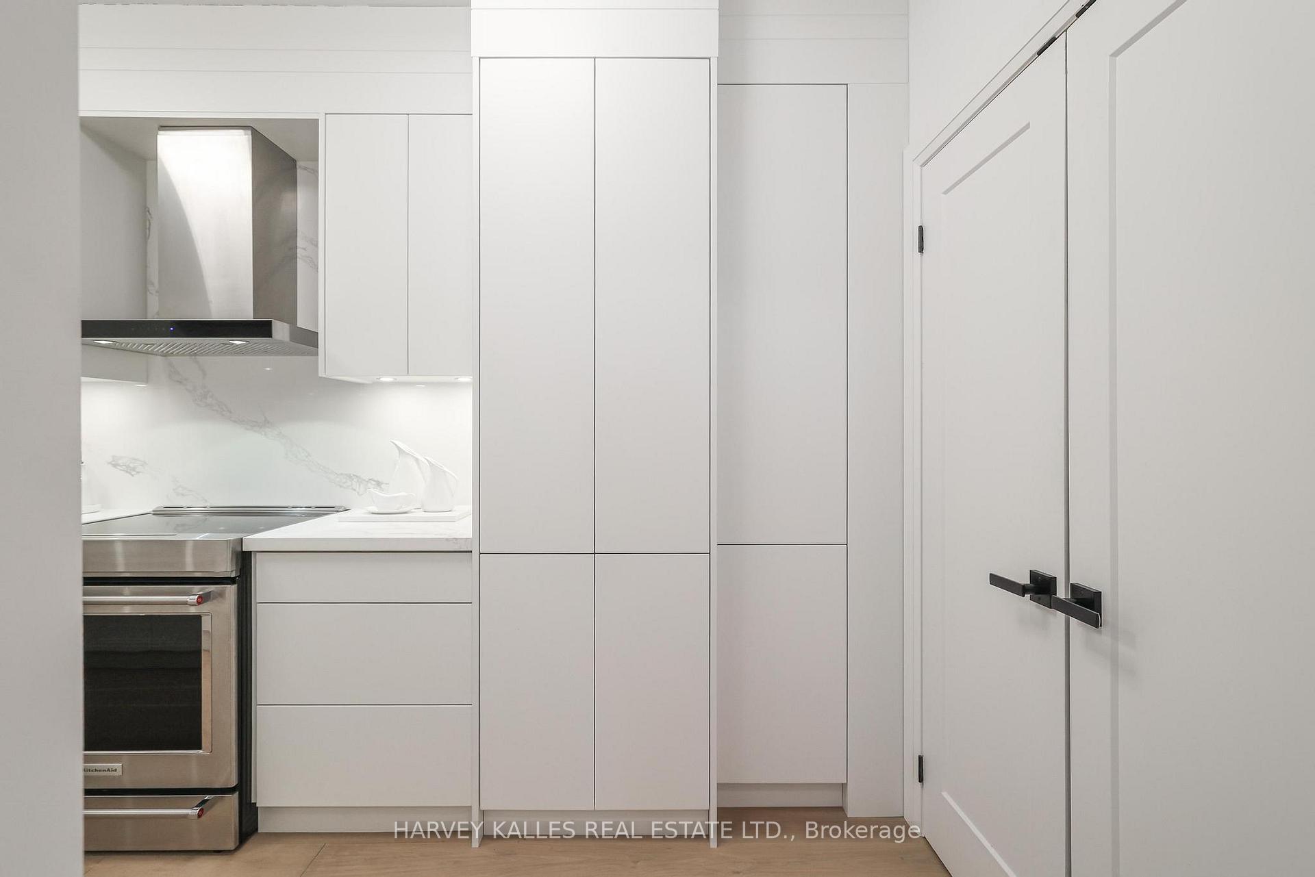 Photo 7 of Unit 804, 1 Balmoral Avenue, Toronto, Yonge-St. Clair — HOMEH