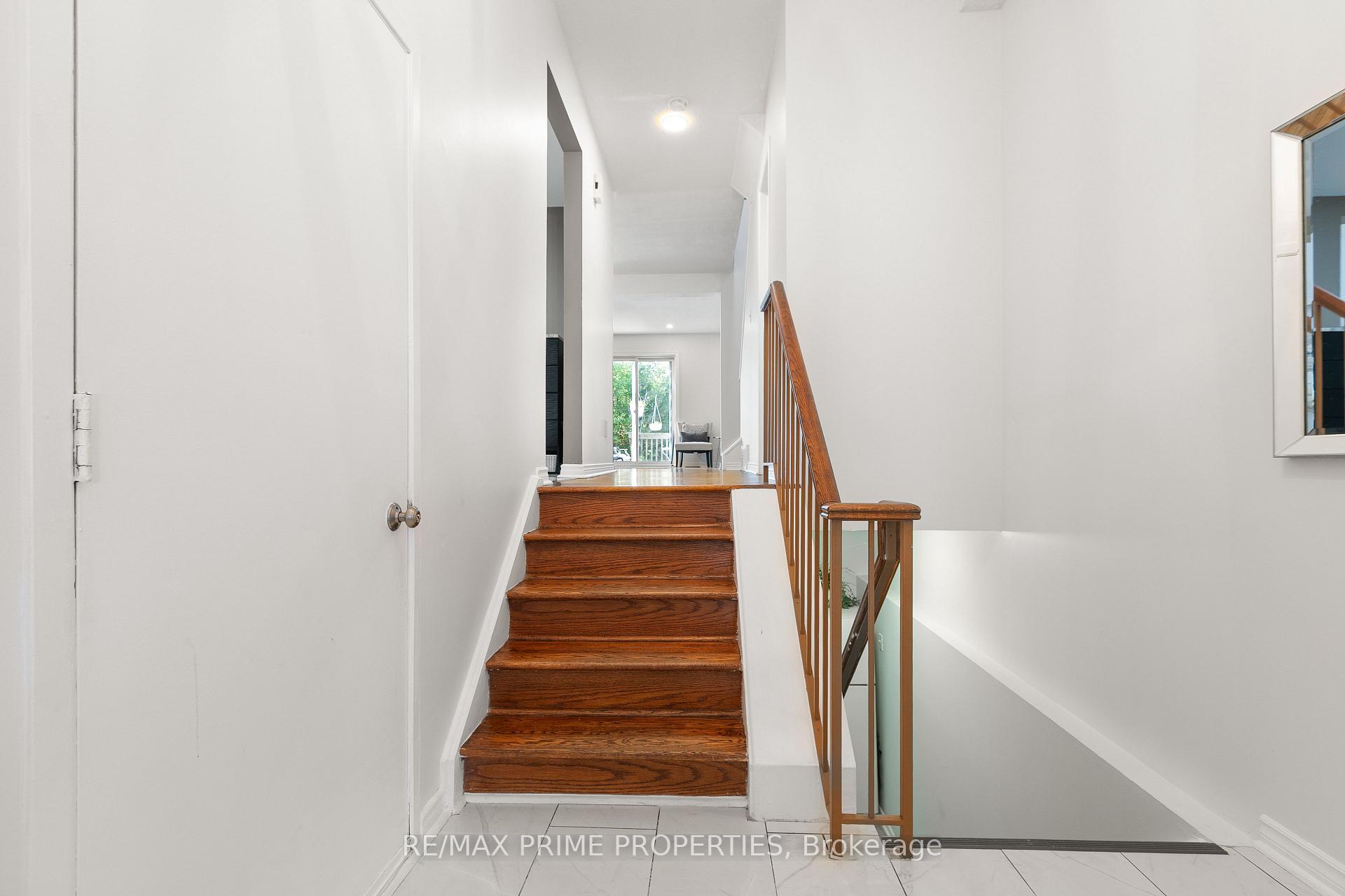 Photo 11 of 248 Temby Private, Ottawa, Hunt Club Park/Greenboro — HOMEH