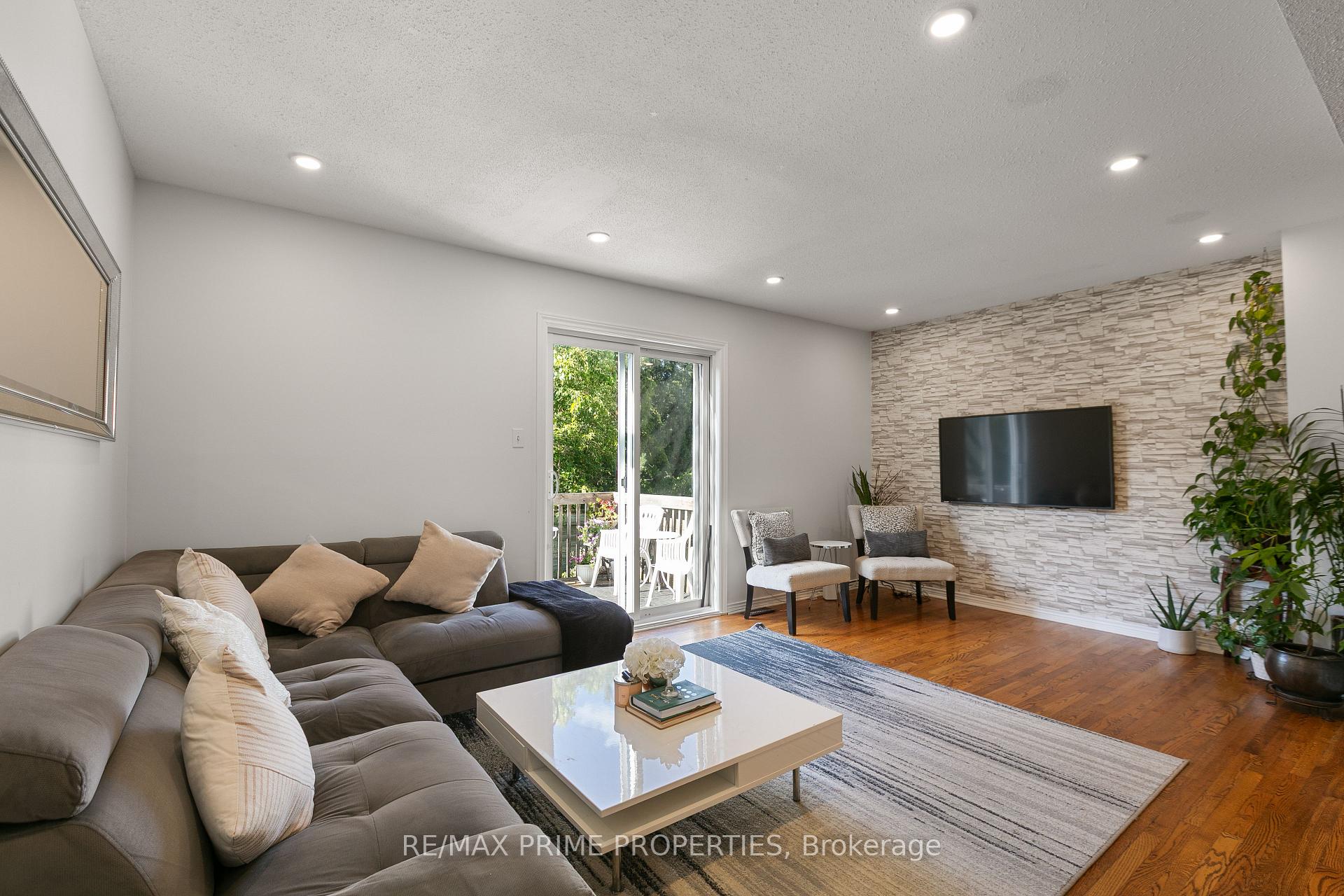 Photo 10 of 248 Temby Private, Ottawa, Hunt Club Park/Greenboro — HOMEH