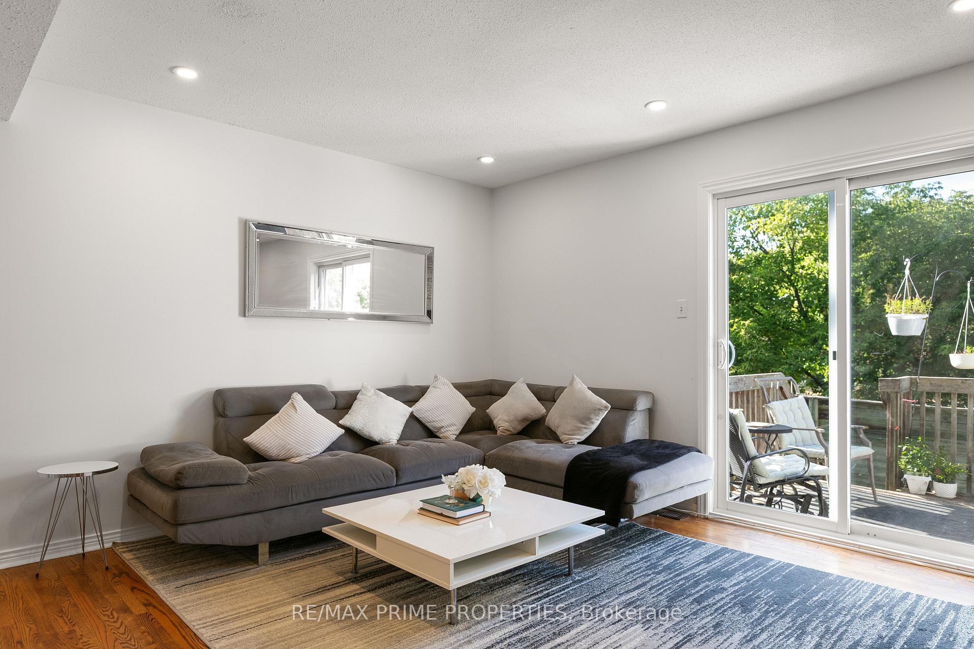 Photo 2 of 248 Temby Private, Ottawa, Hunt Club Park/Greenboro — HOMEH