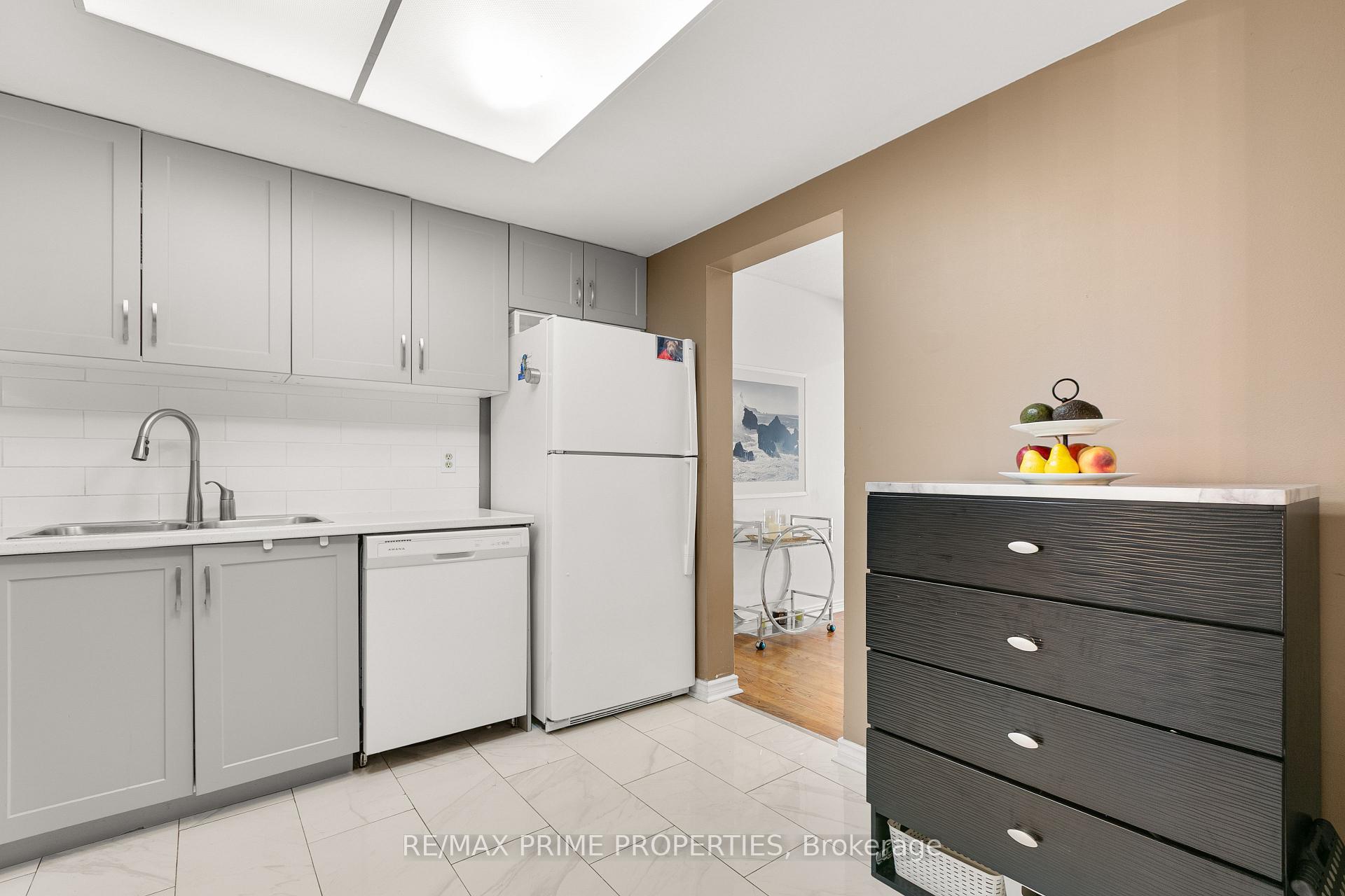 Photo 9 of 248 Temby Private, Ottawa, Hunt Club Park/Greenboro — HOMEH