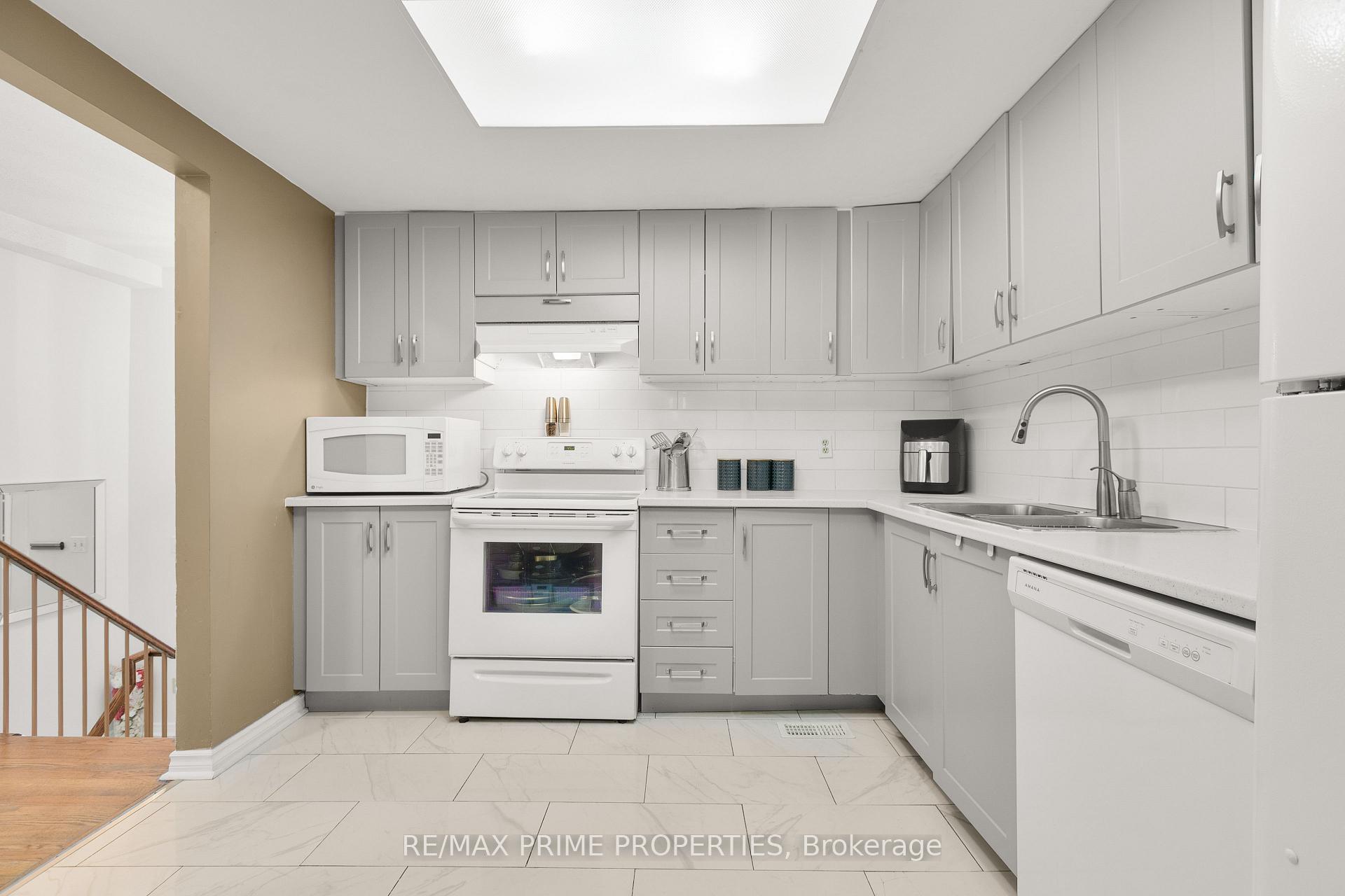 Photo 17 of 248 Temby Private, Ottawa, Hunt Club Park/Greenboro — HOMEH