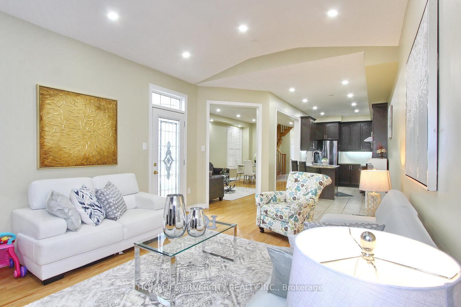 Photo 8 of 23 Shortreed Grove, Brampton, Sandringham-Wellington — HOMEH