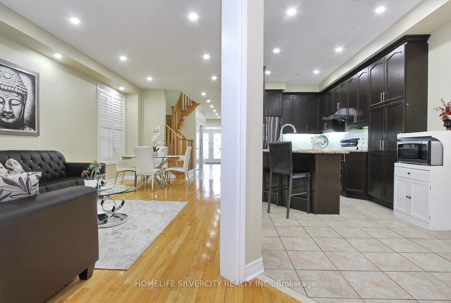Photo 5 of 23 Shortreed Grove, Brampton, Sandringham-Wellington — HOMEH