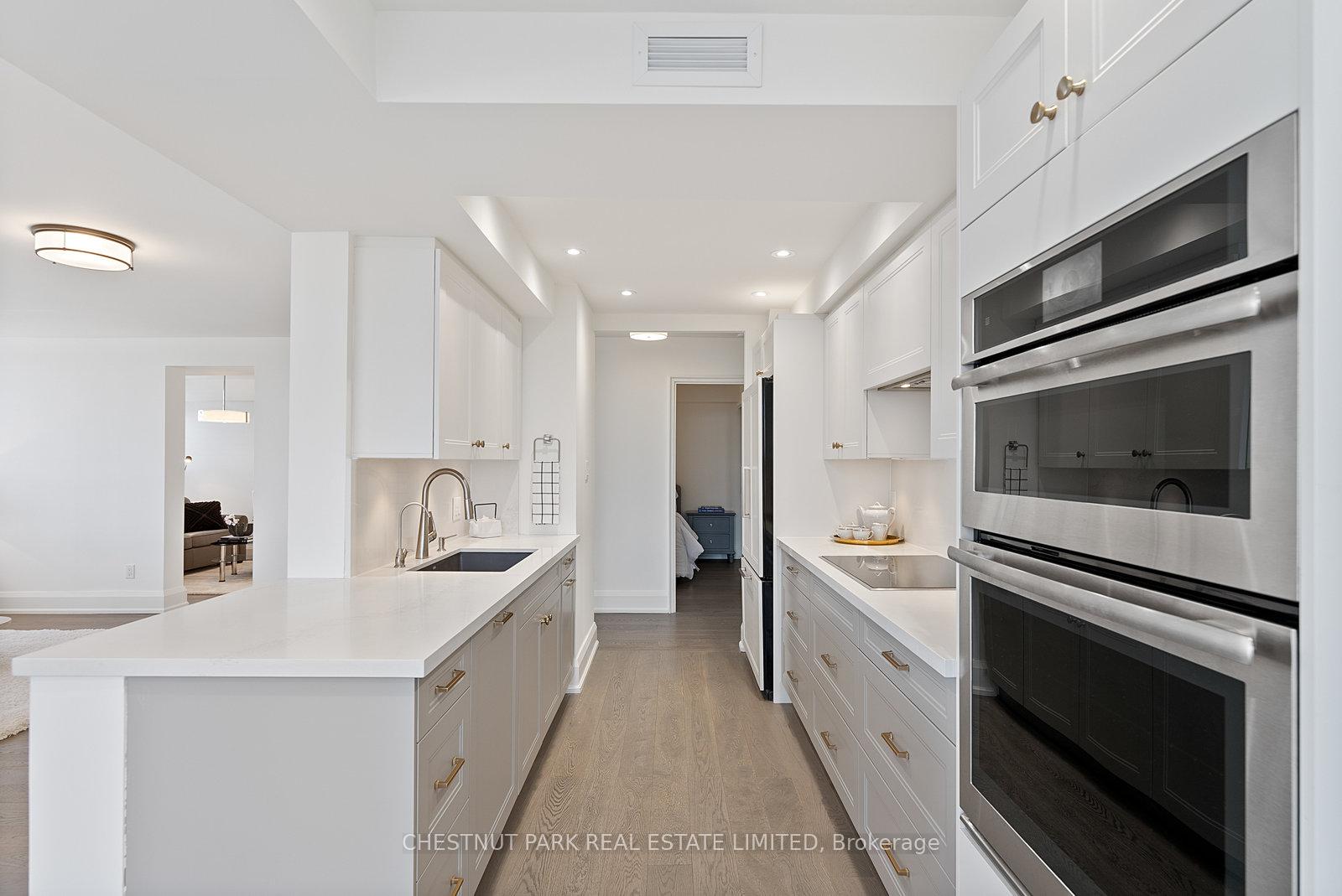 Photo 6 of Unit 912, 268 Ridley Boulevard, Toronto, Bedford Park-Nortown — HOMEH