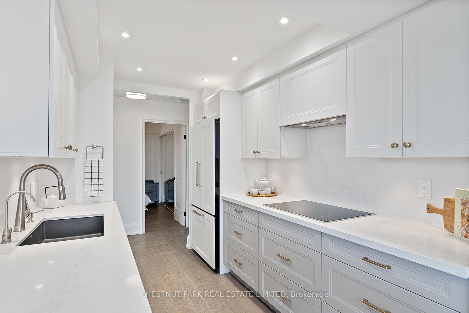 Photo 5 of Unit 912, 268 Ridley Boulevard, Toronto, Bedford Park-Nortown — HOMEH
