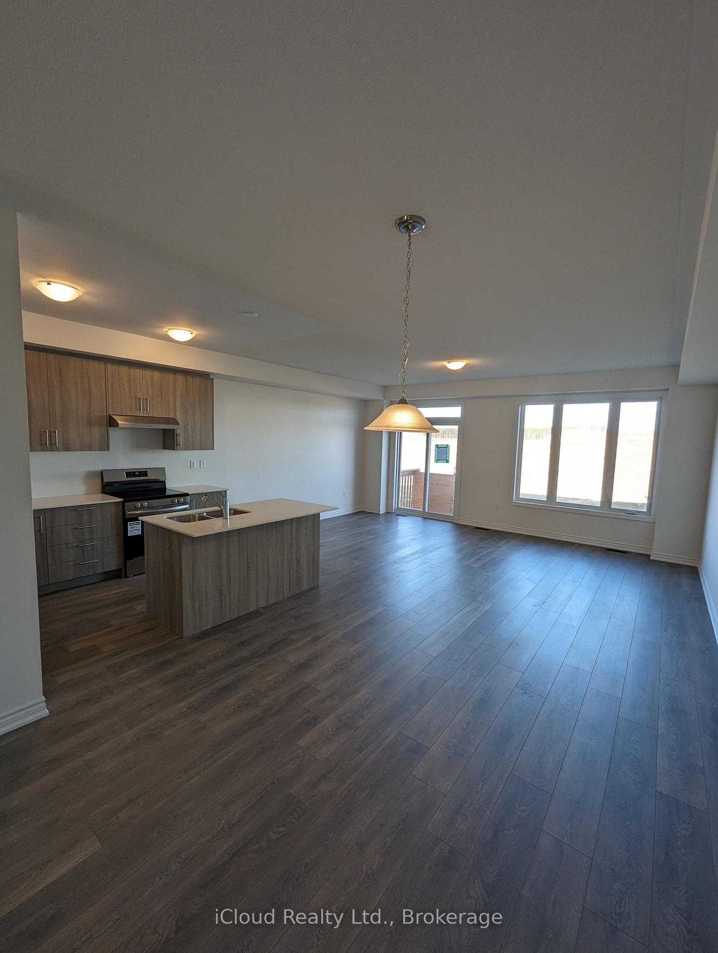 Photo 17 of 87 Greer Street, Barrie, Rural Barrie Southeast — HOMEH