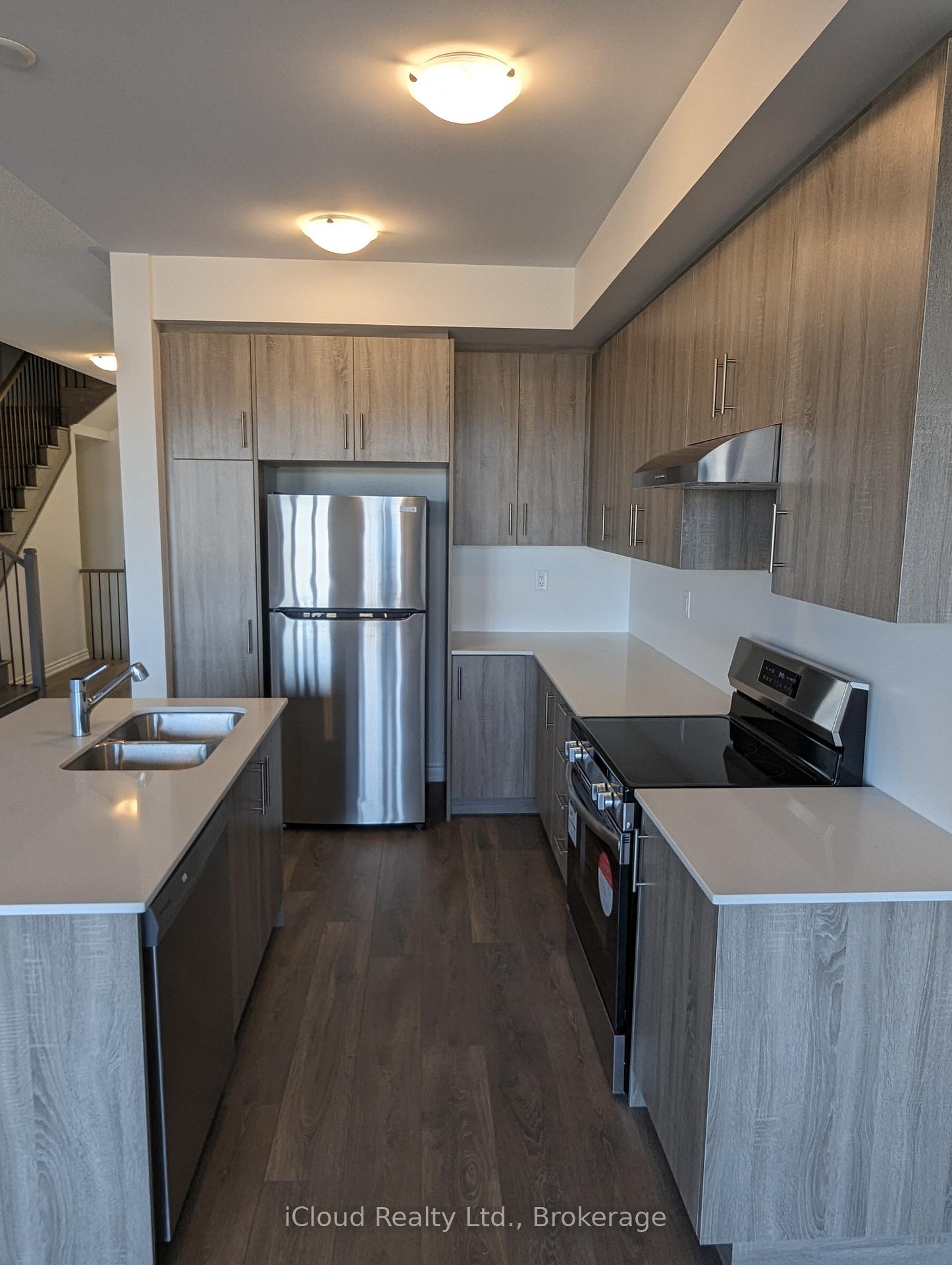 Photo 9 of 87 Greer Street, Barrie, Rural Barrie Southeast — HOMEH