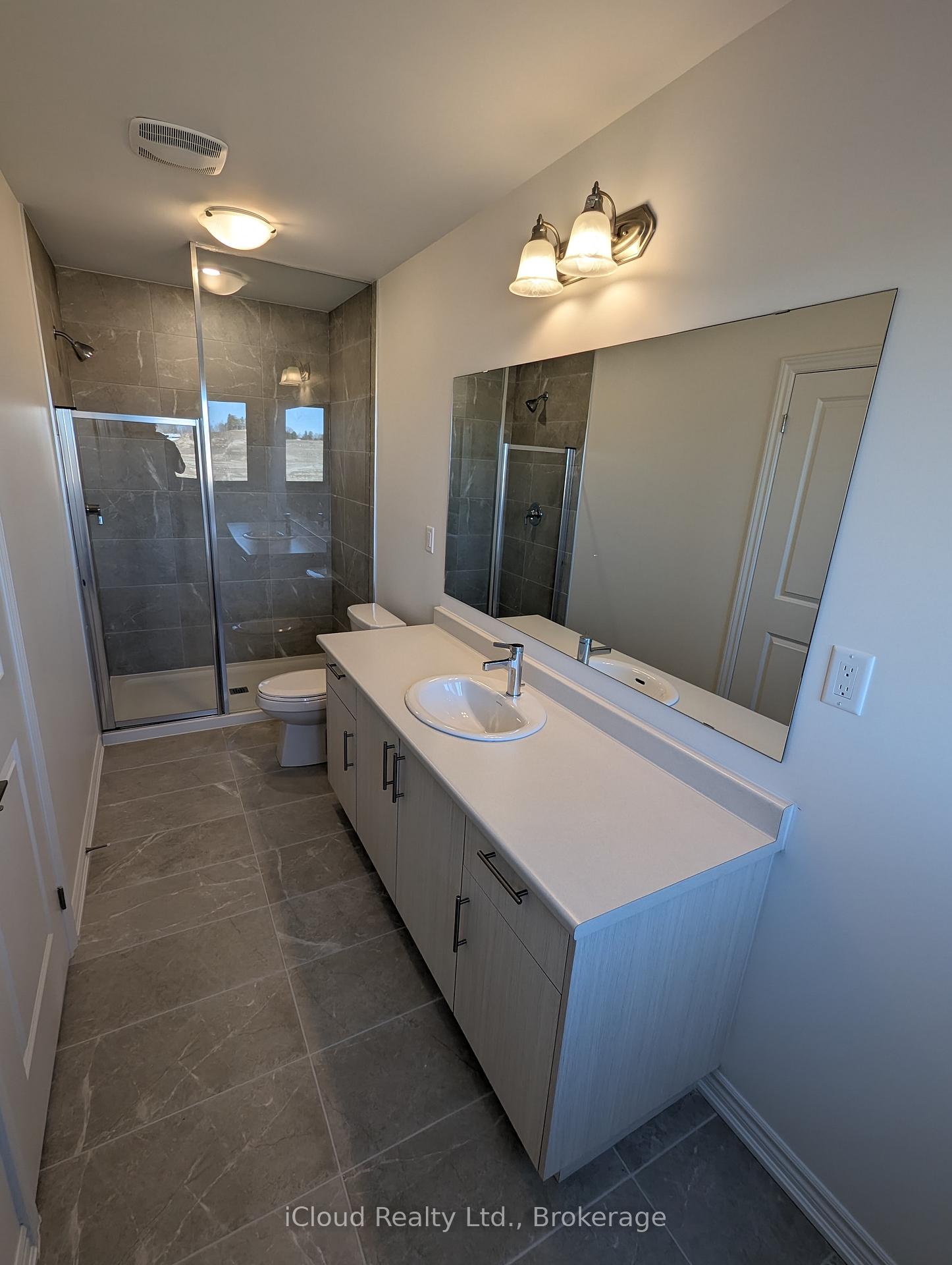 Photo 3 of 87 Greer Street, Barrie, Rural Barrie Southeast — HOMEH