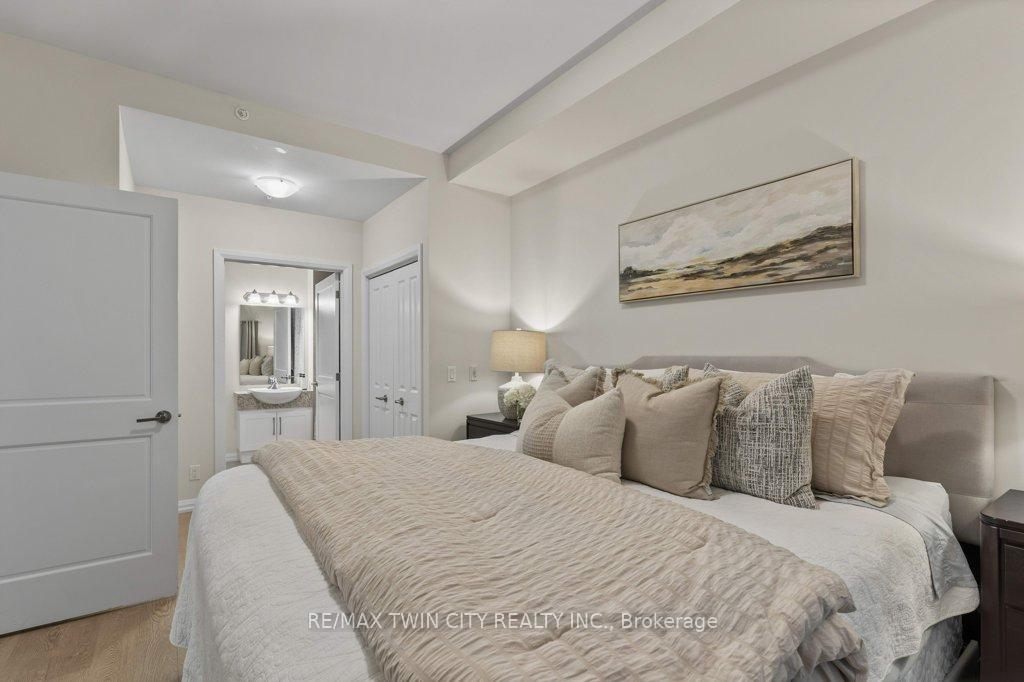 Photo 3 of Unit 110, 778 Laurelwood Drive, Waterloo — HOMEH