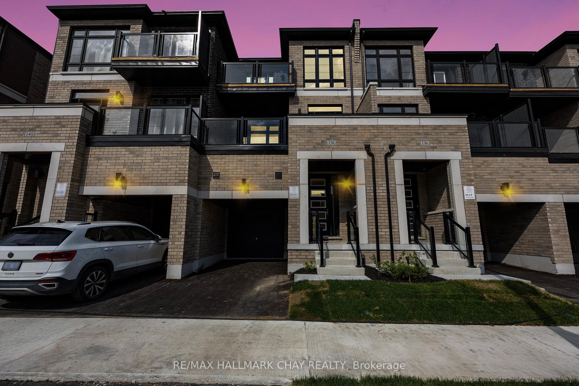 Front of 138 Turnberry Lane