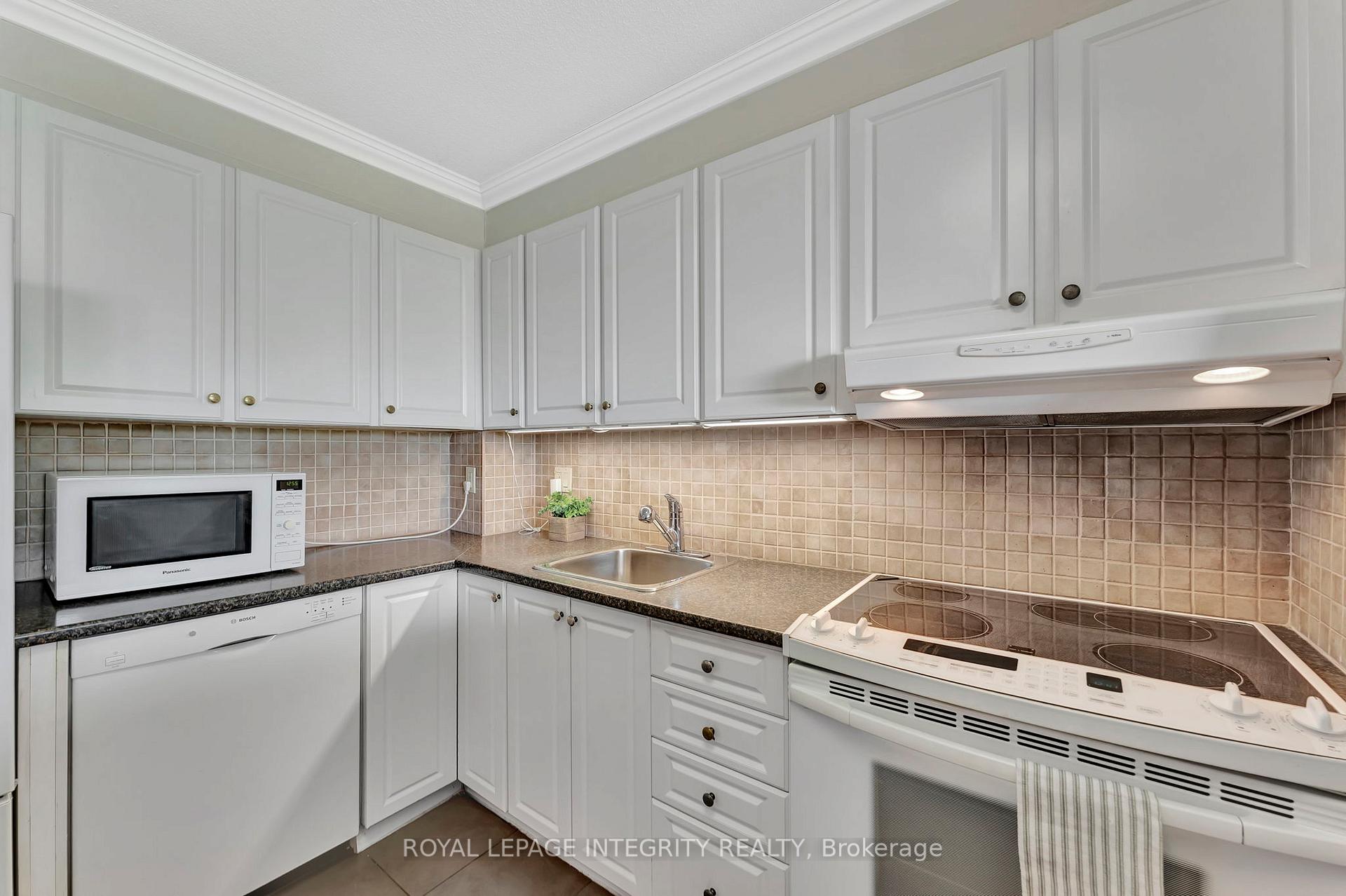 Photo 22 of Unit 504, 20 Chesterton Drive, Ottawa, Rideau Shore — HOMEH