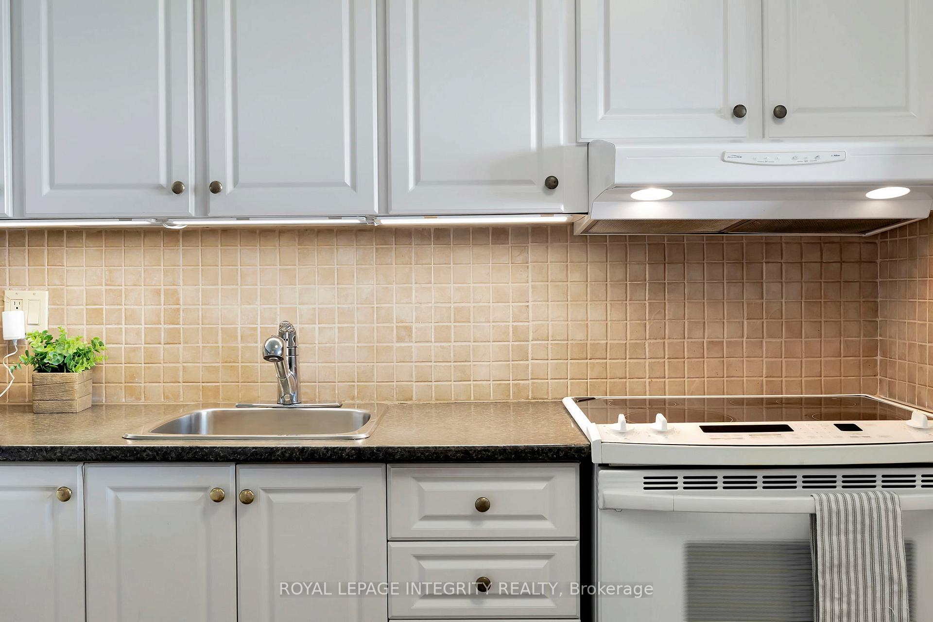 Photo 17 of Unit 504, 20 Chesterton Drive, Ottawa, Rideau Shore — HOMEH