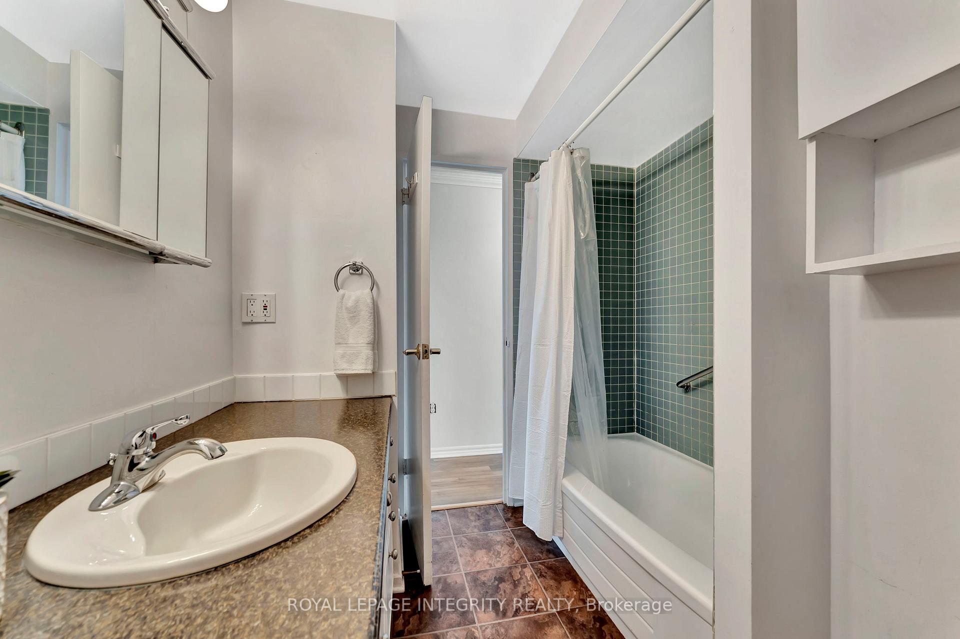 Photo 21 of Unit 504, 20 Chesterton Drive, Ottawa, Rideau Shore — HOMEH