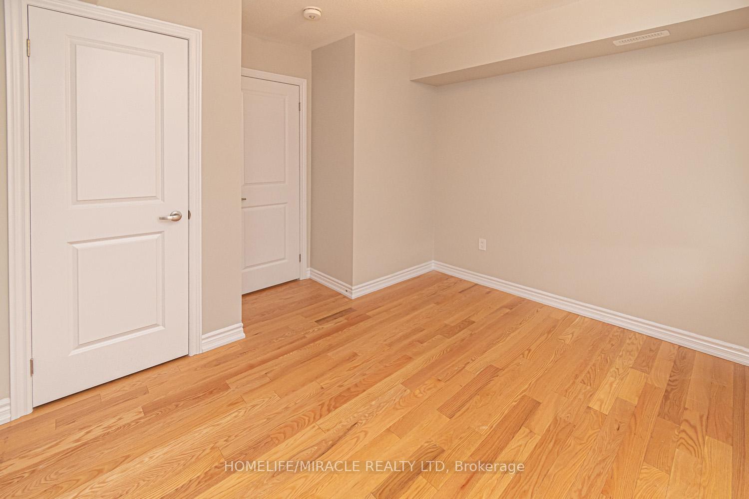 Photo 19 of 35 Bannister Road, Barrie, Innis-Shore — HOMEH