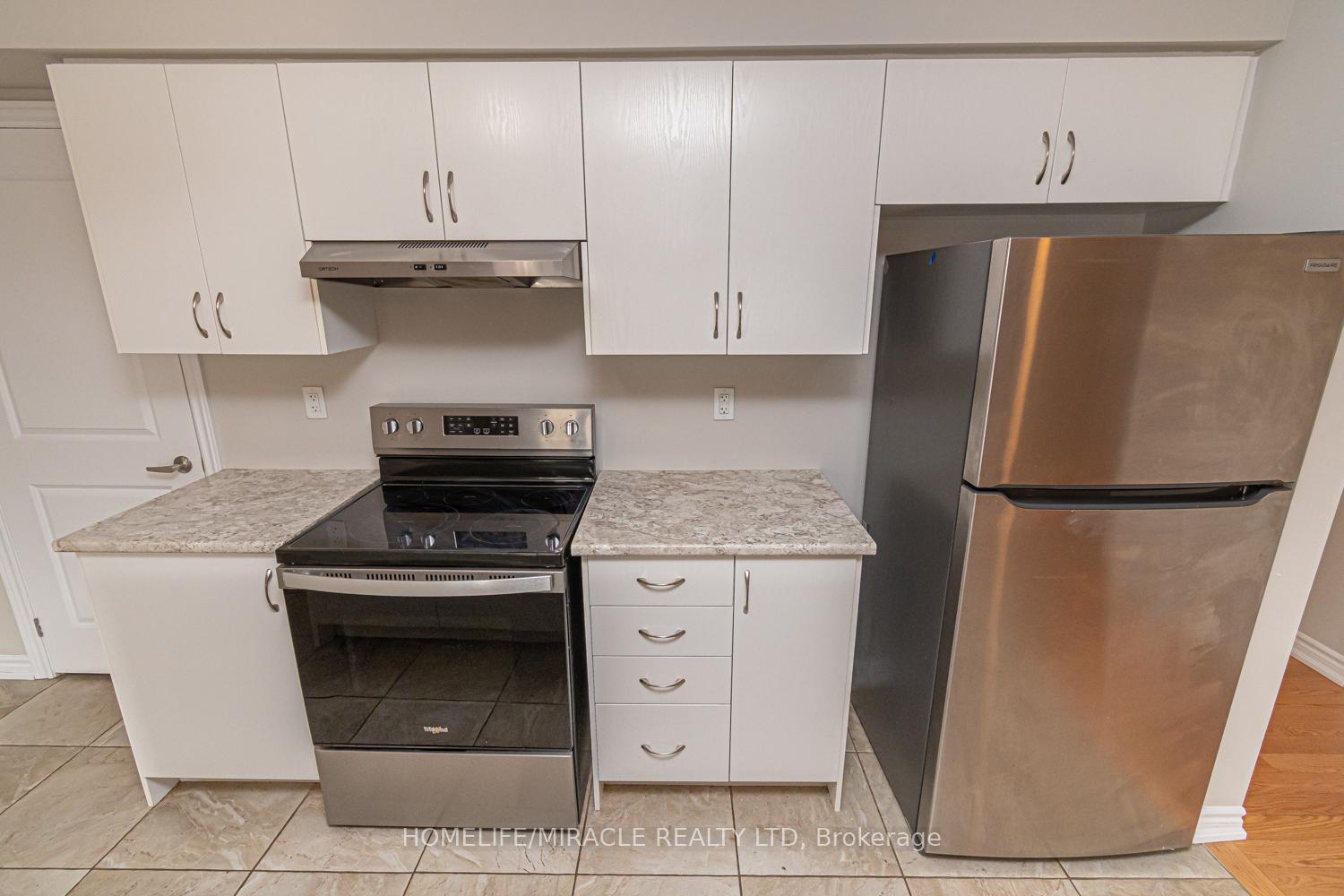 Photo 11 of 35 Bannister Road, Barrie, Innis-Shore — HOMEH