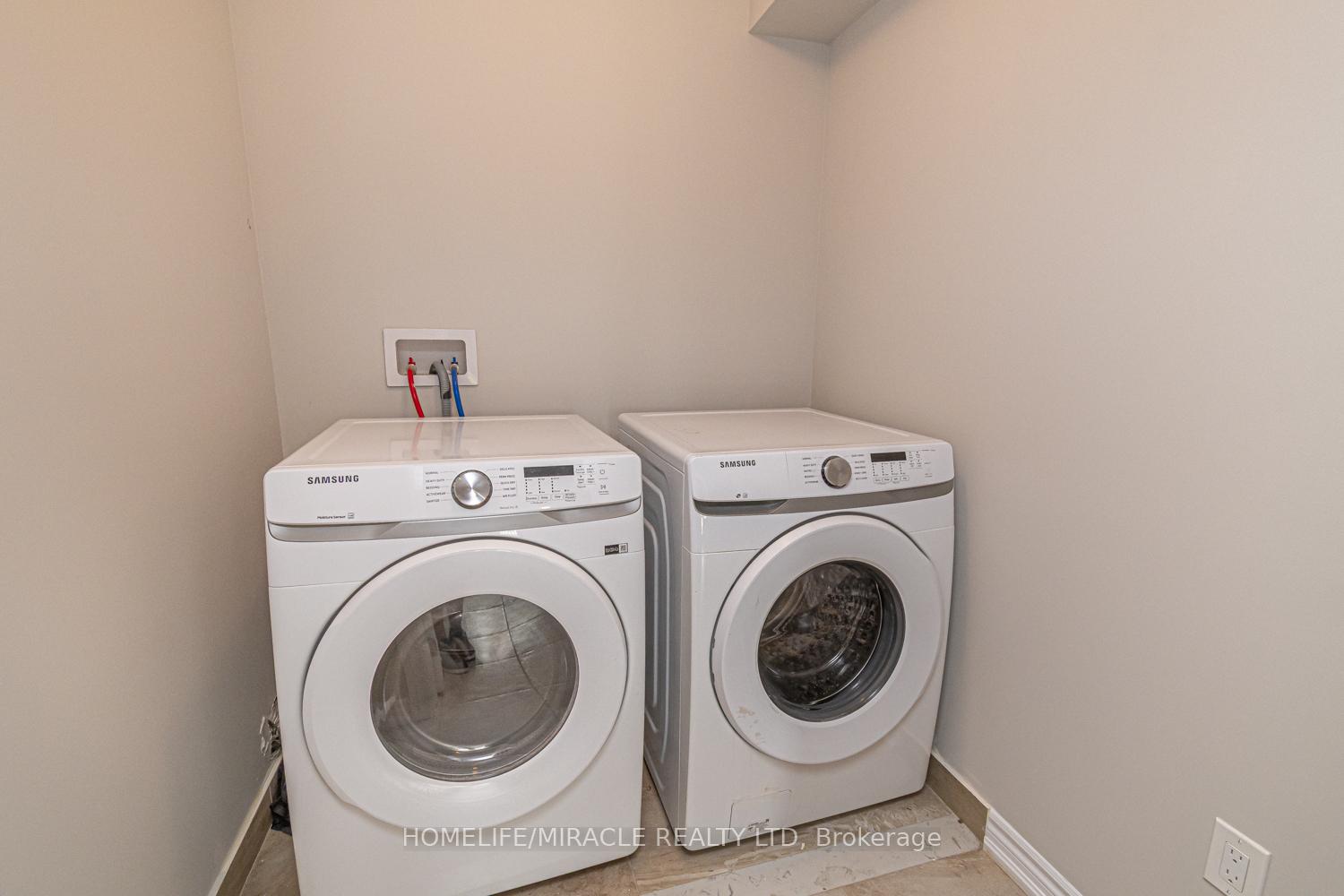 Photo 23 of 35 Bannister Road, Barrie, Innis-Shore — HOMEH