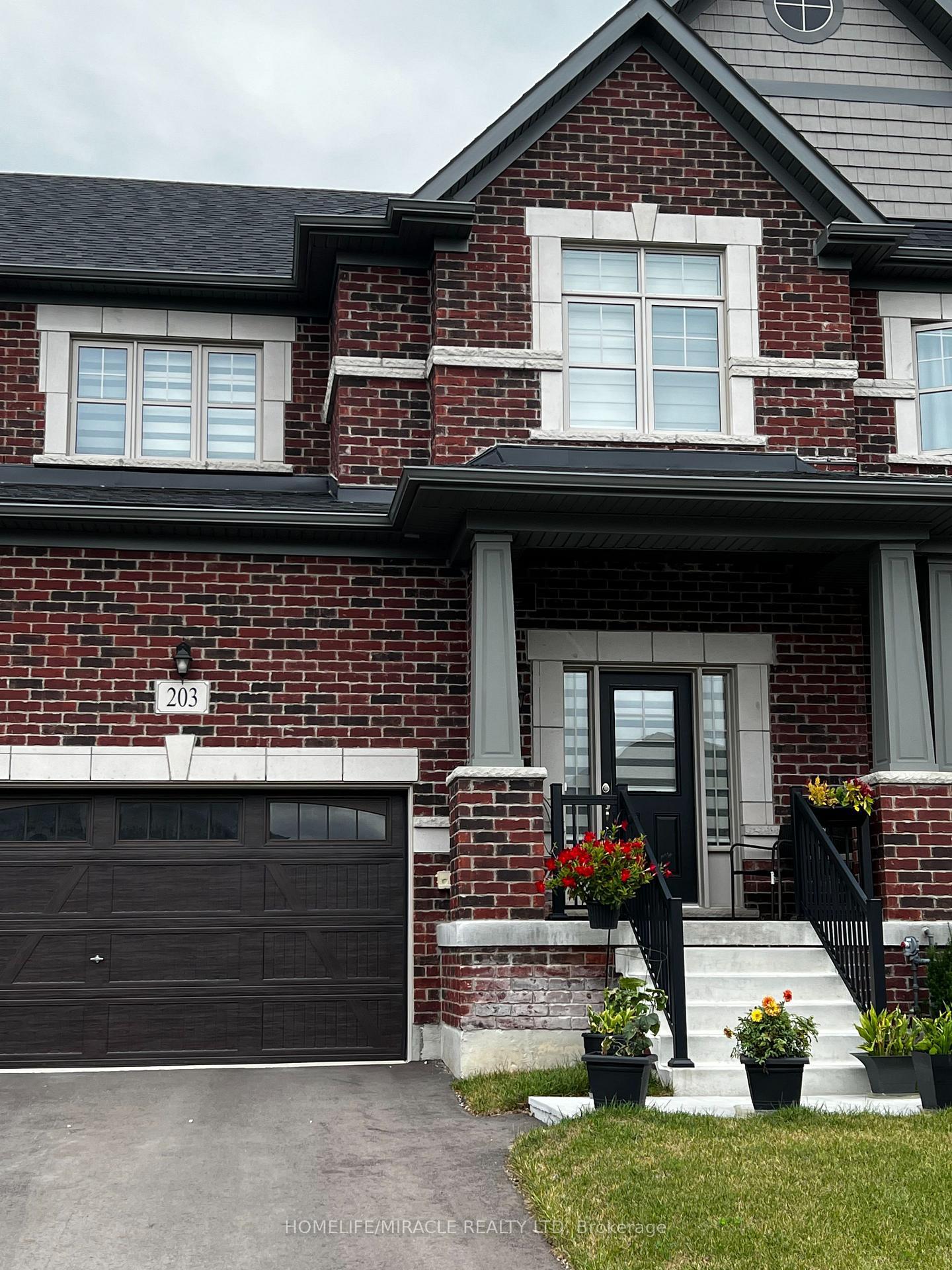 Photo 1 of 203 Rosanne Circle, Wasaga Beach — HOMEH