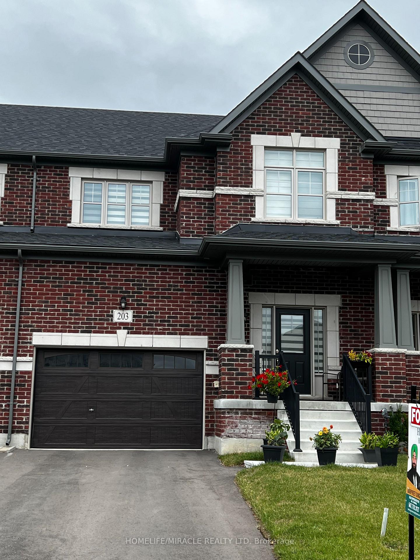 Photo 11 of 203 Rosanne Circle, Wasaga Beach — HOMEH