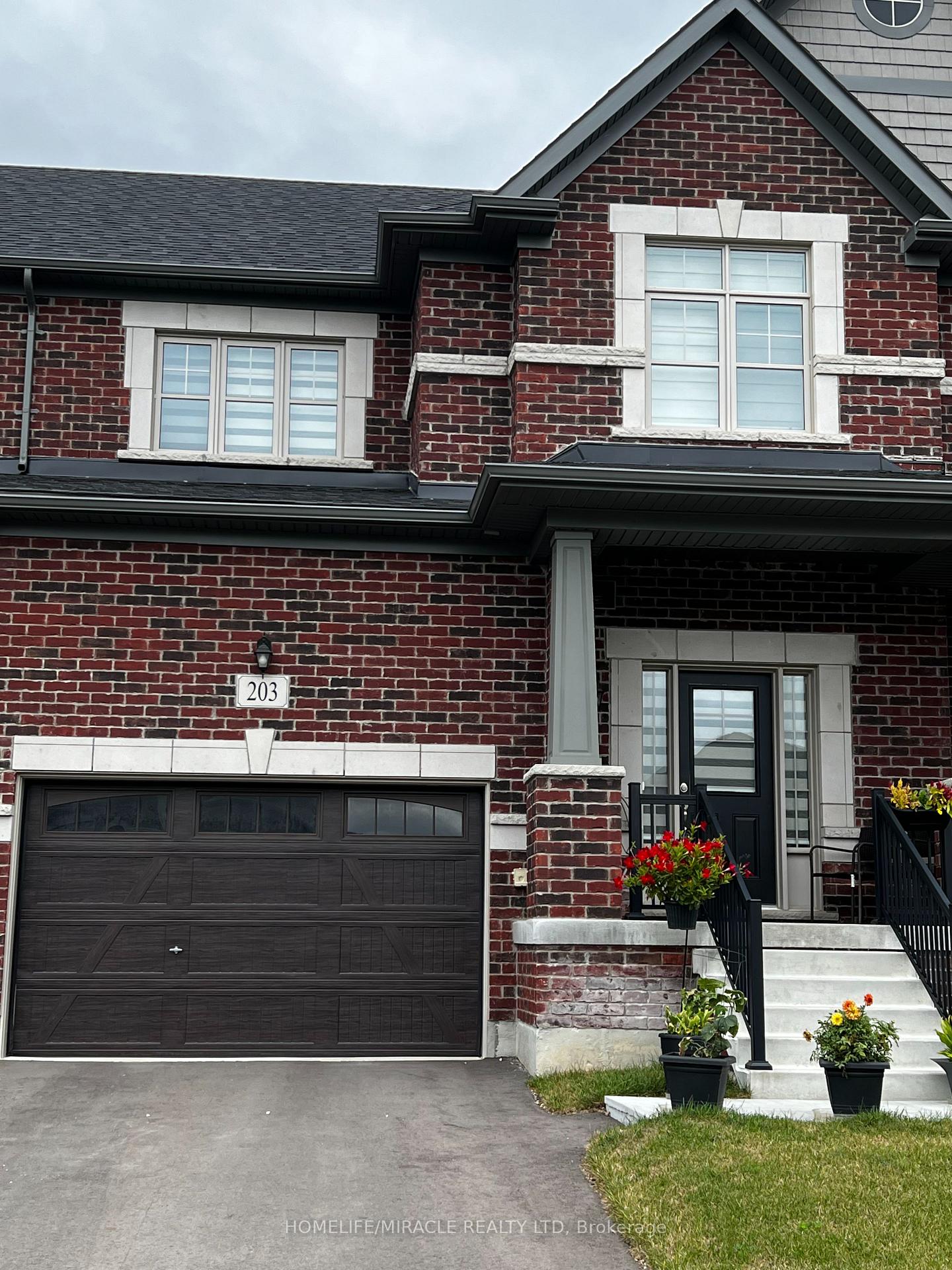 Photo 10 of 203 Rosanne Circle, Wasaga Beach — HOMEH