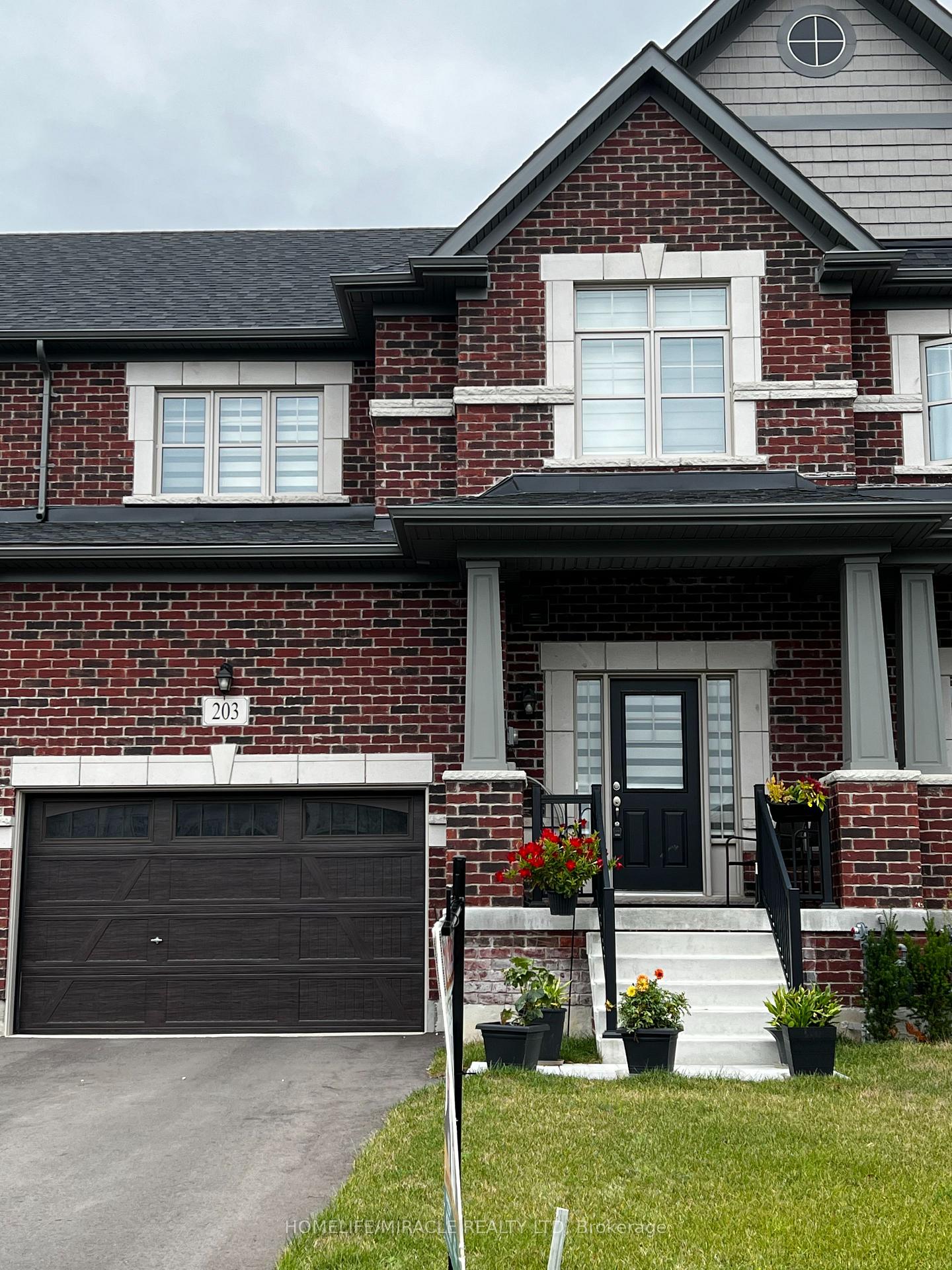 Photo 7 of 203 Rosanne Circle, Wasaga Beach — HOMEH