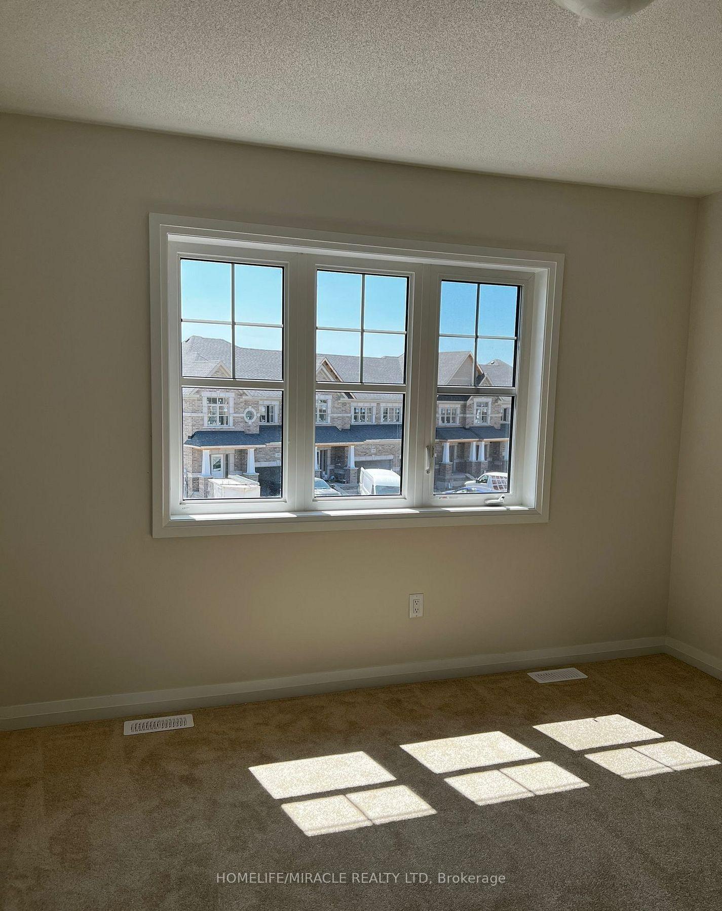Photo 6 of 203 Rosanne Circle, Wasaga Beach — HOMEH