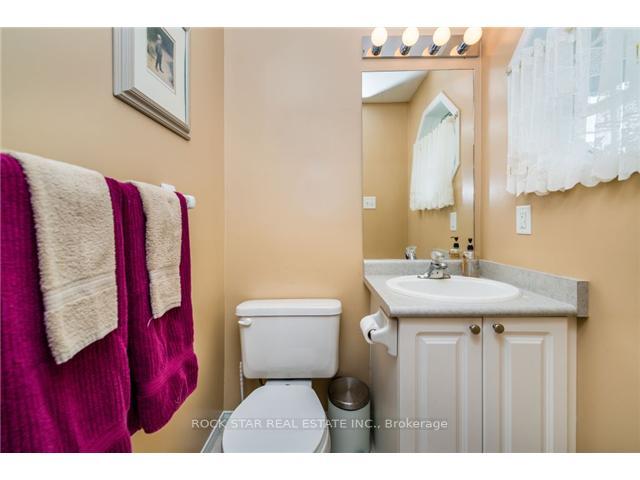 Photo 2 of 25 Raymond Crescent, Barrie, Painswick South — HOMEH