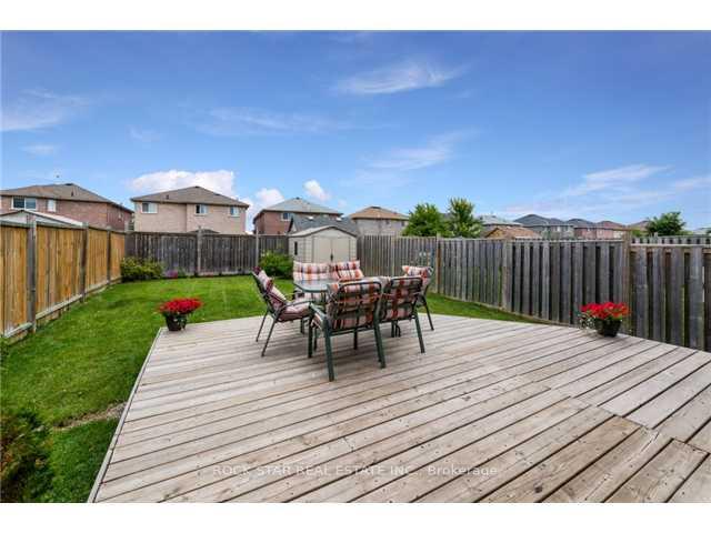 Photo 13 of 25 Raymond Crescent, Barrie, Painswick South — HOMEH
