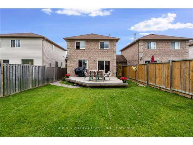 Photo 12 of 25 Raymond Crescent, Barrie, Painswick South — HOMEH