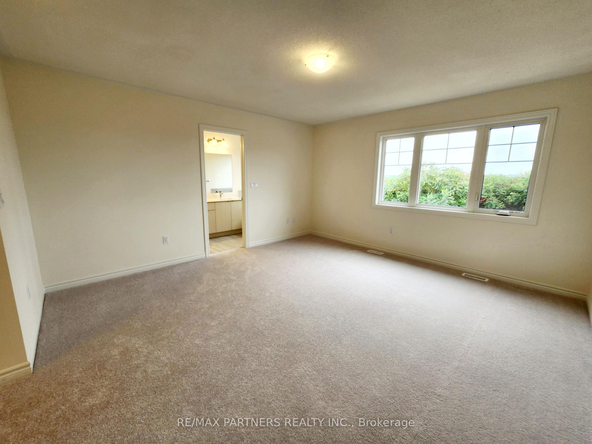 Photo 11 of 136 Greer Street, Barrie, Rural Barrie Southeast — HOMEH