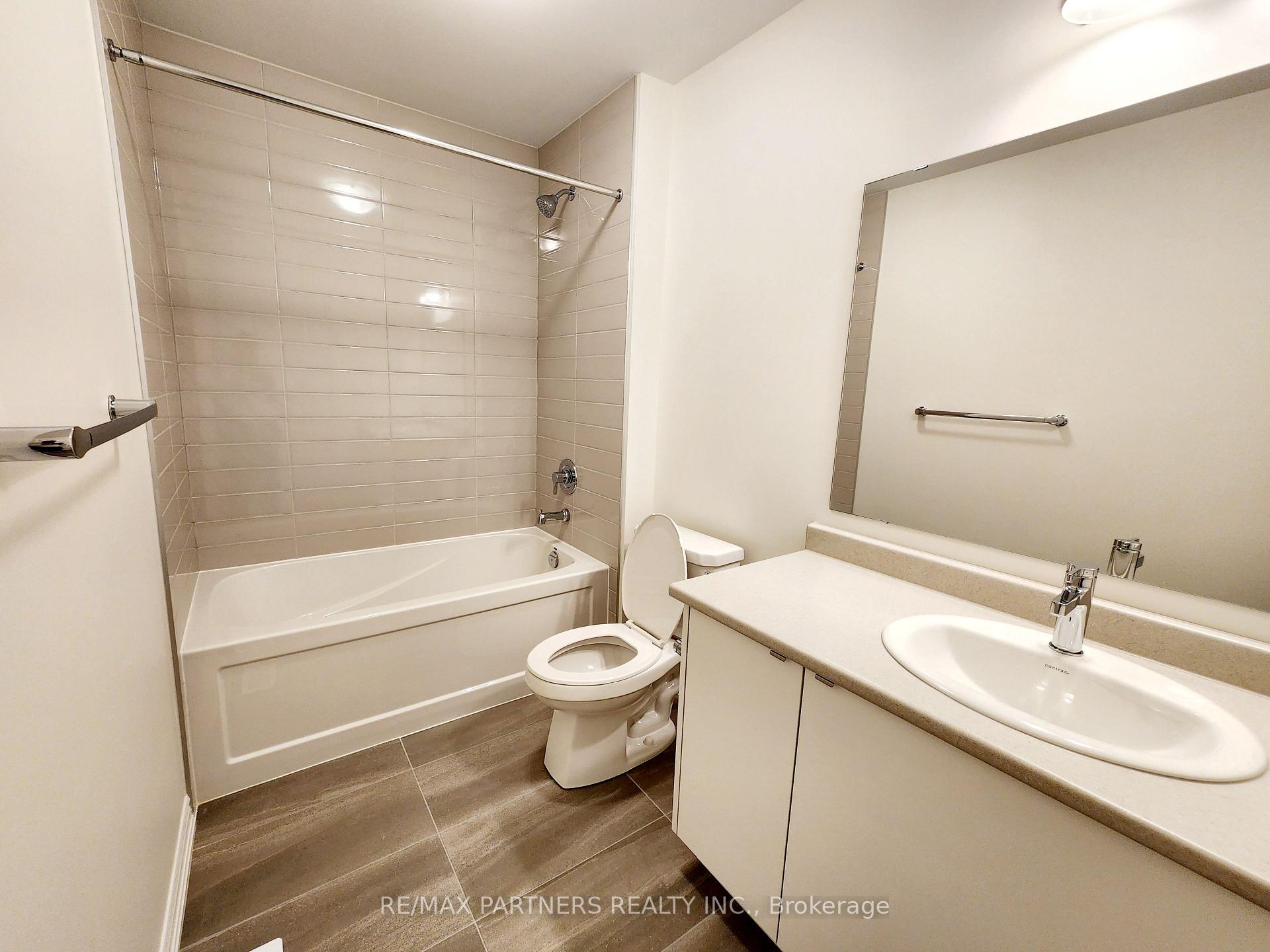 Photo 6 of 136 Greer Street, Barrie, Rural Barrie Southeast — HOMEH