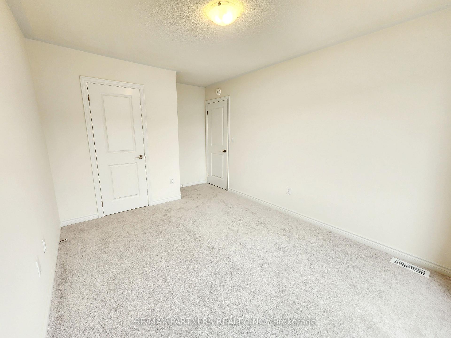 Photo 10 of 136 Greer Street, Barrie, Rural Barrie Southeast — HOMEH
