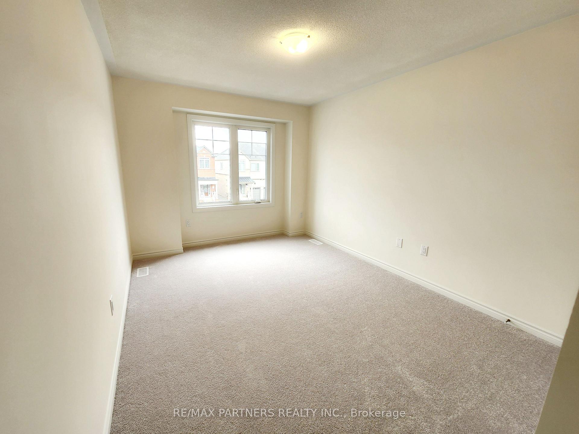 Photo 18 of 136 Greer Street, Barrie, Rural Barrie Southeast — HOMEH