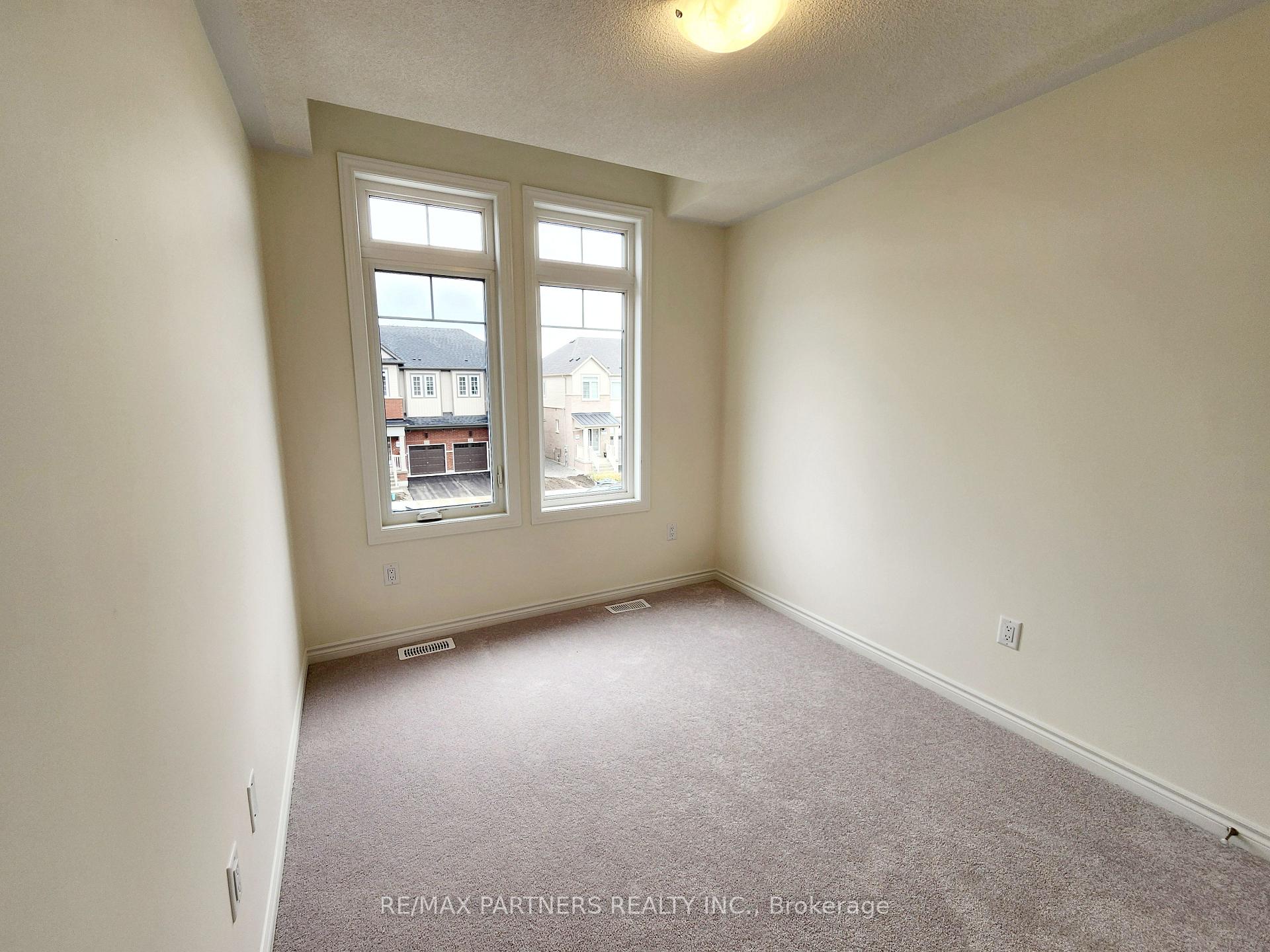 Photo 21 of 136 Greer Street, Barrie, Rural Barrie Southeast — HOMEH